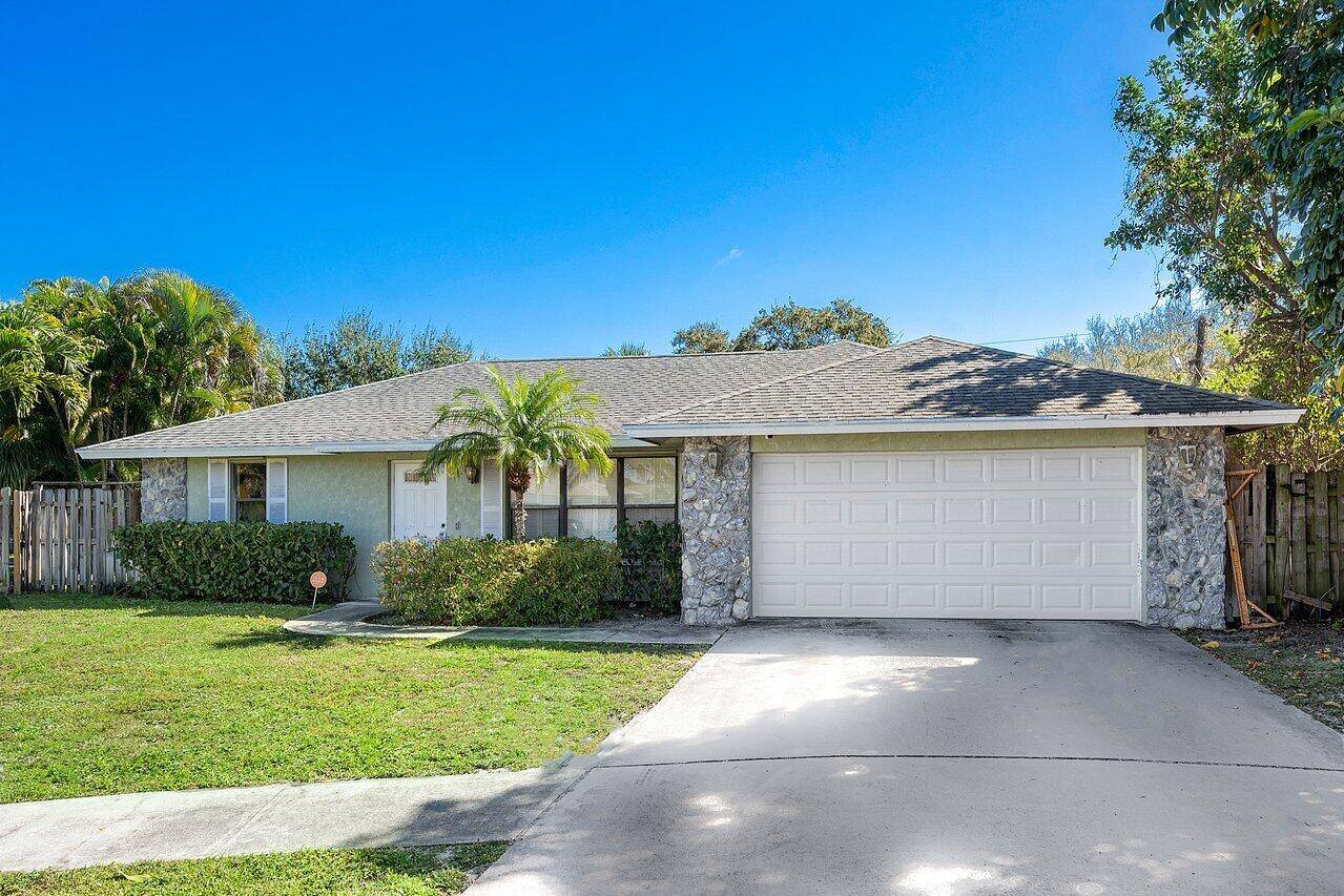 Lantana, FL 33462,1235 La Costa CIR