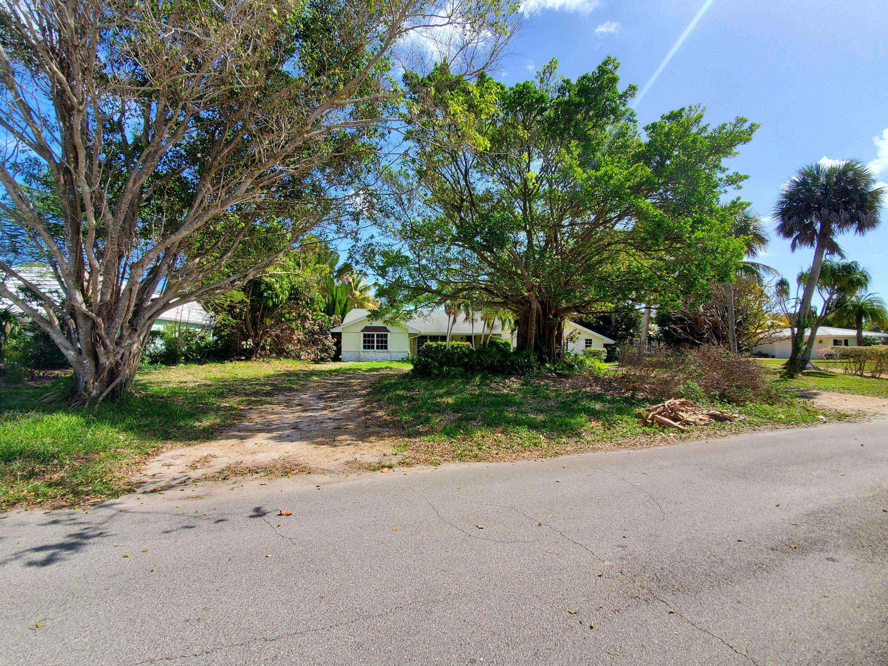 Vero Beach, FL 32963,726 Live Oak LN