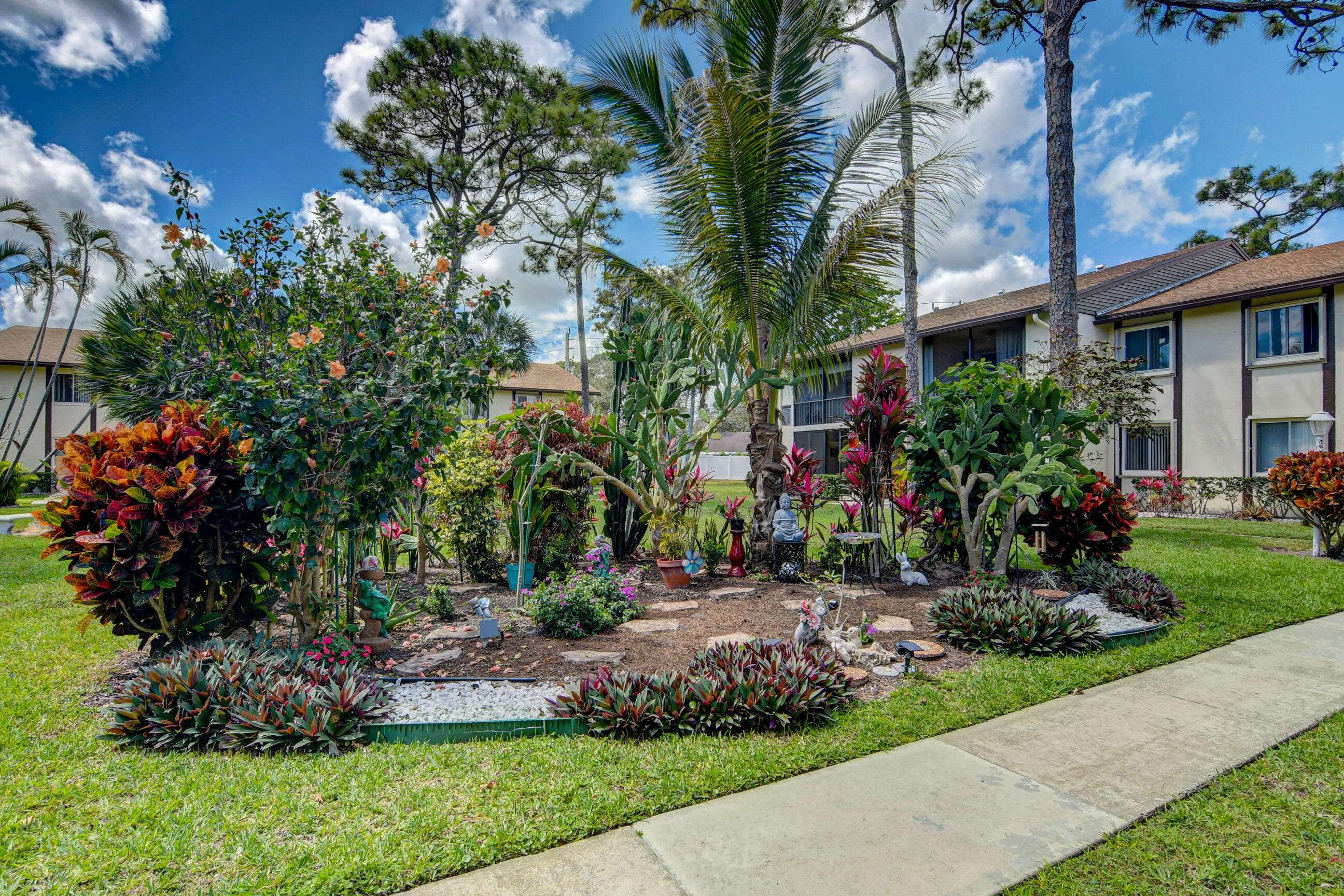 Greenacres, FL 33463,5960 Pine Cone CT C-2