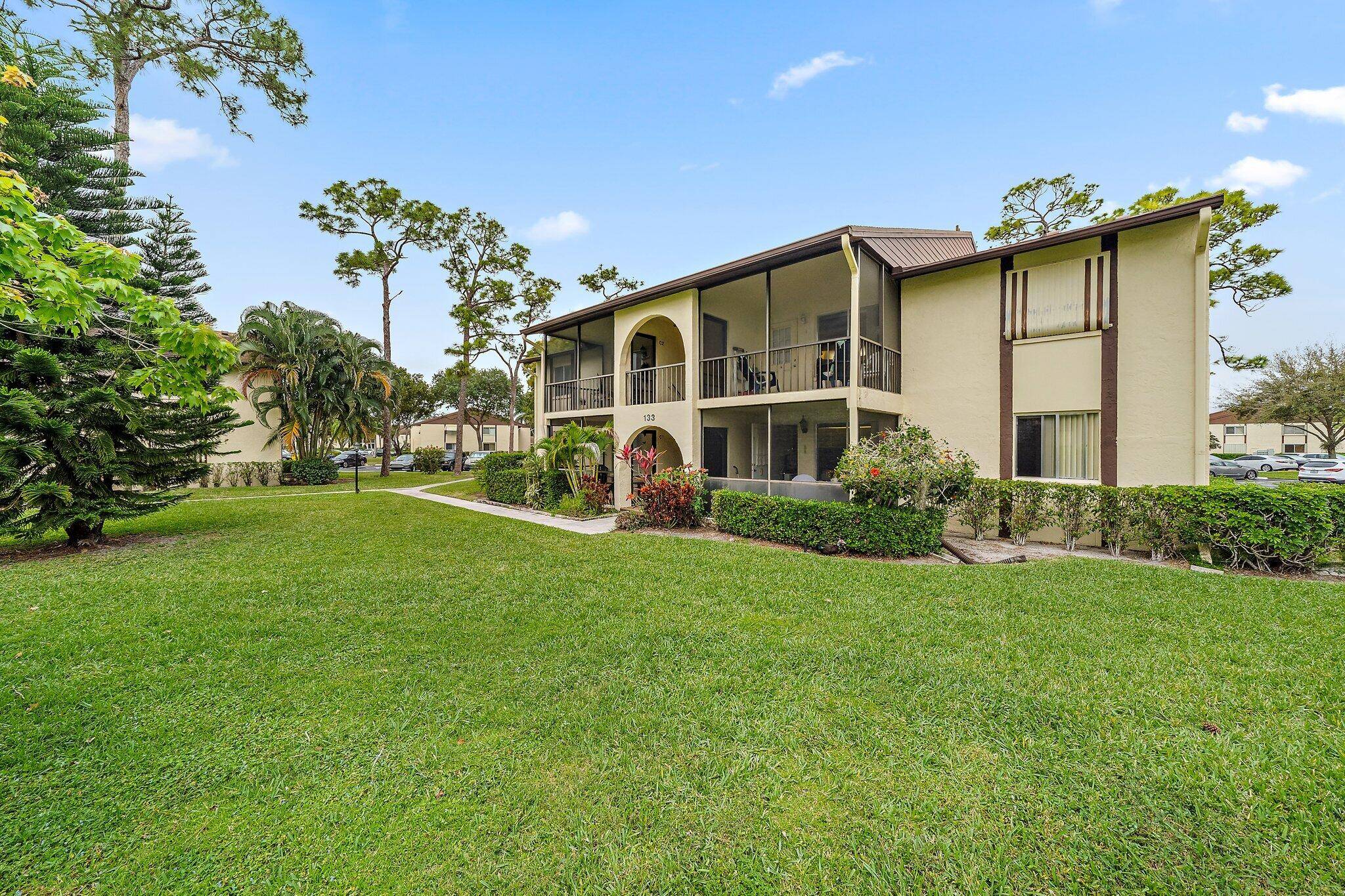 Greenacres, FL 33463,133 Lake Pine CIR B-2