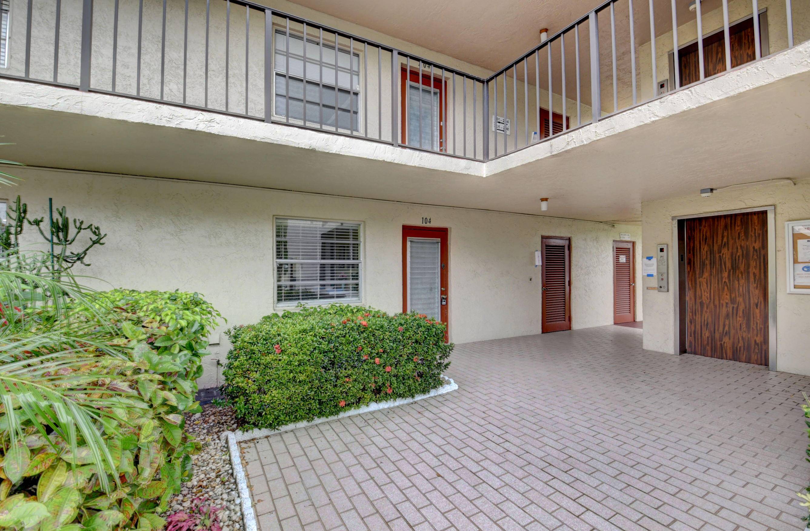 Delray Beach, FL 33446,27 Abbey LN 104