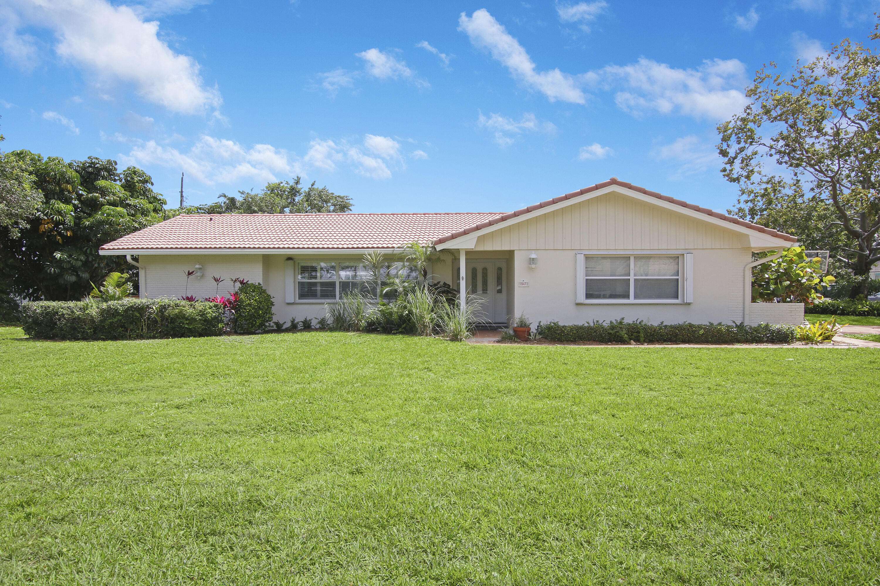 Tequesta, FL 33469,19472 Country Club DR