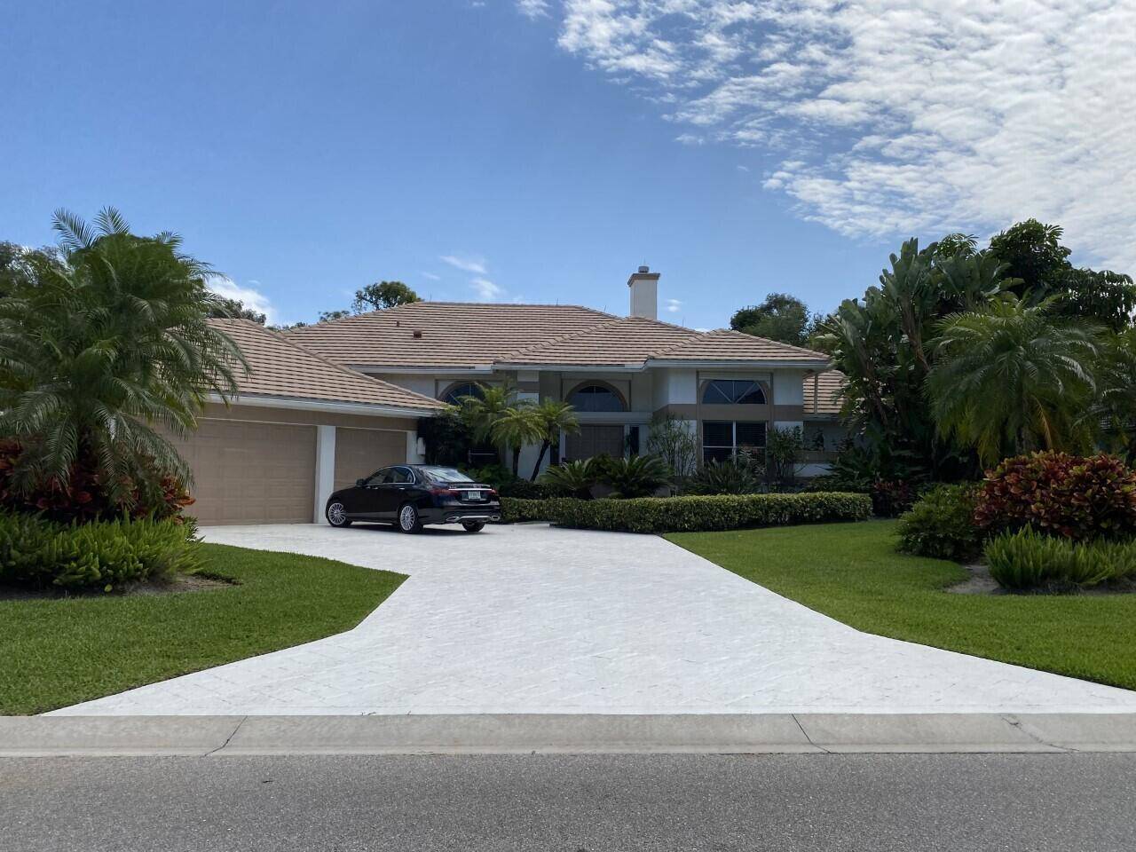 West Palm Beach, FL 33411,1297 Breakers West BLVD