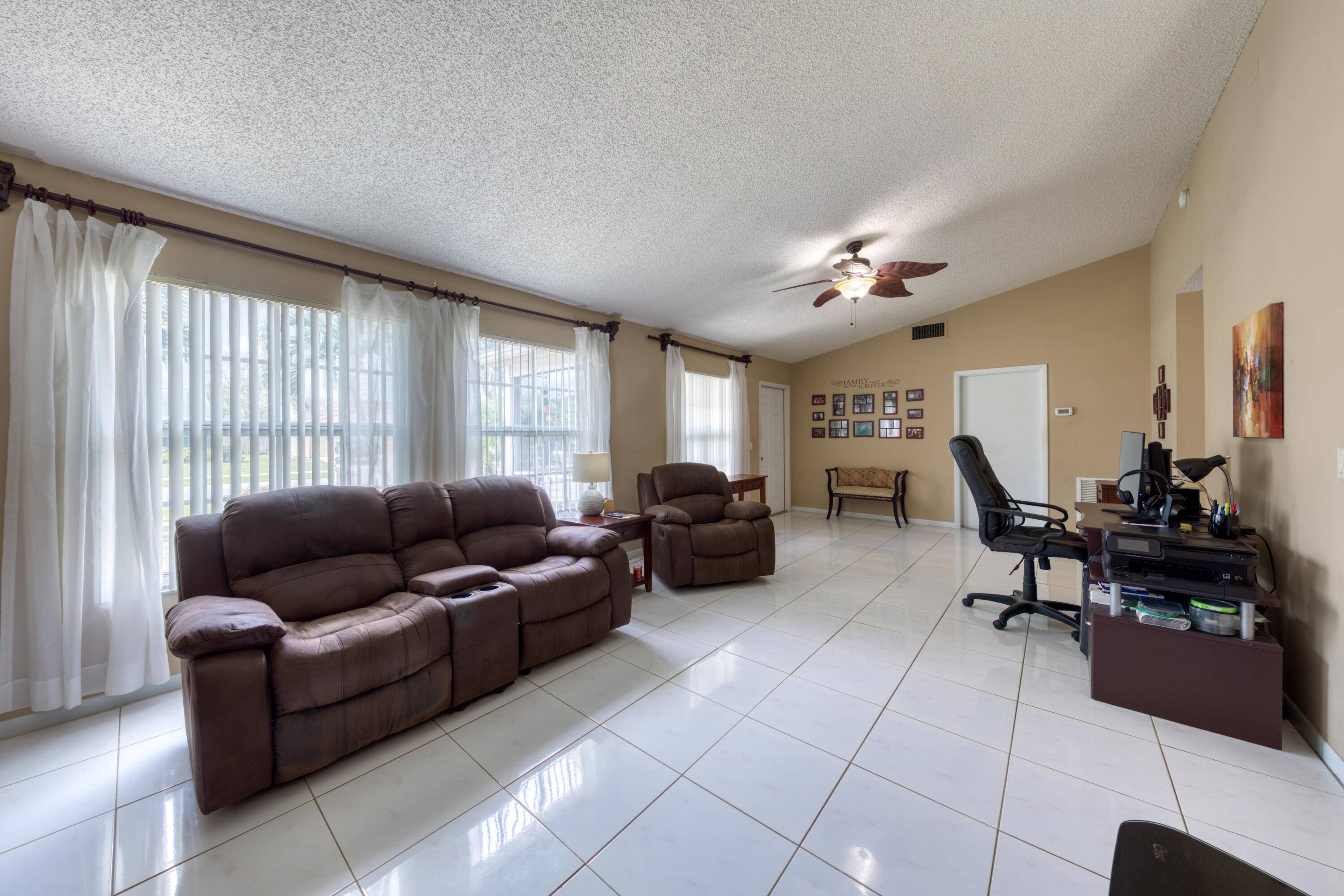 Lake Worth, FL 33467,5066 E Canal Circle