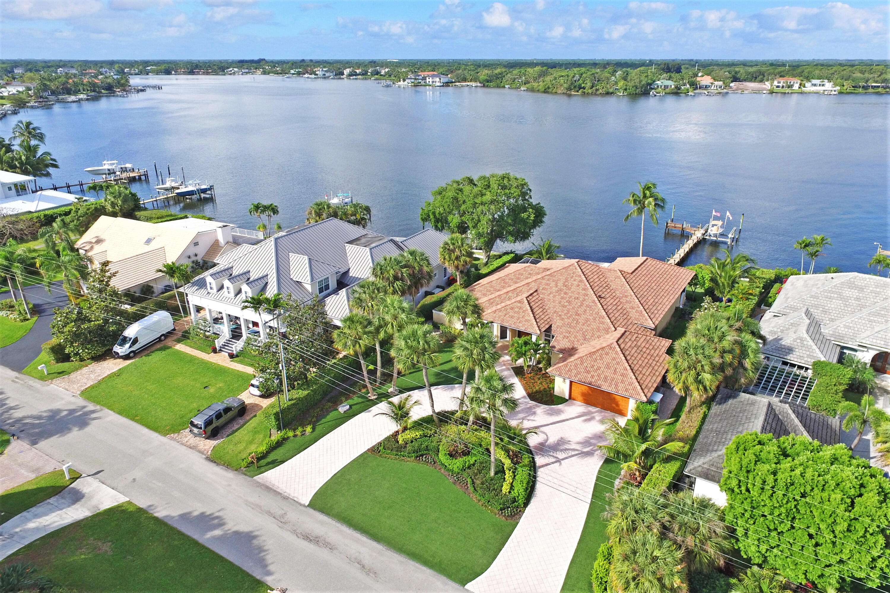 Tequesta, FL 33469,243 River DR