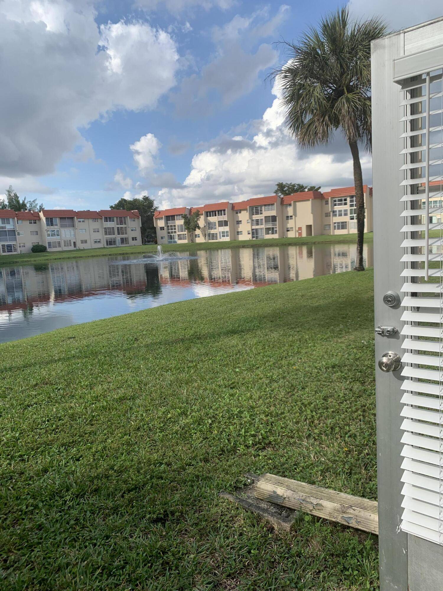 Sunrise, FL 33322,2831 E Sunrise Lakes DR 110