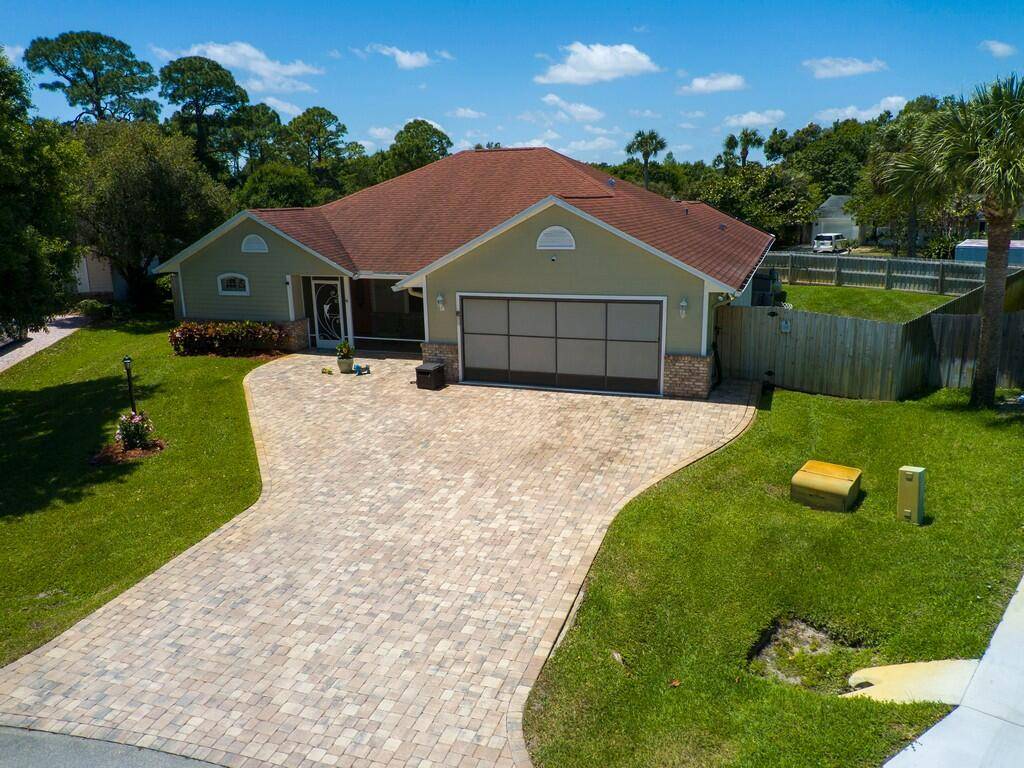 Vero Beach, FL 32968,645 38th CT