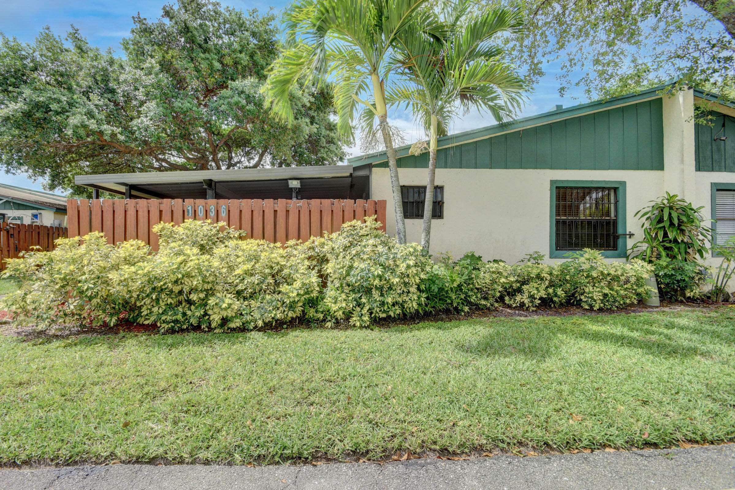 Lake Worth, FL 33461,1036 Manor DR