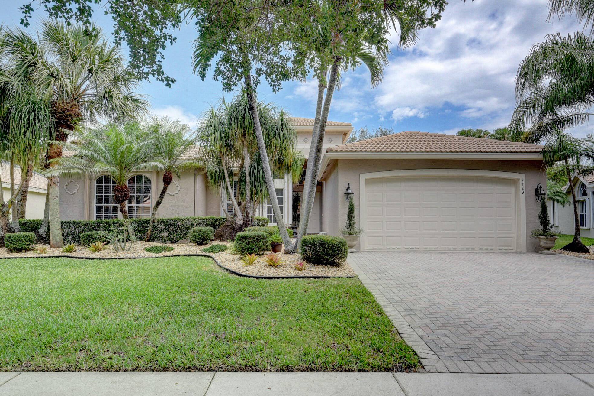 Lake Worth, FL 33467,7729 Royale River LN