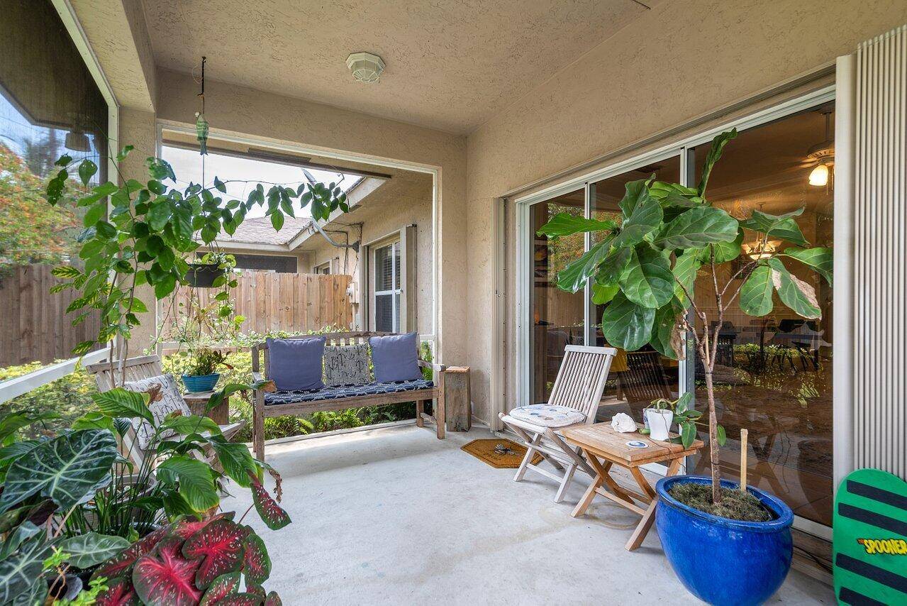 North Palm Beach, FL 33408,2073 Cove LN