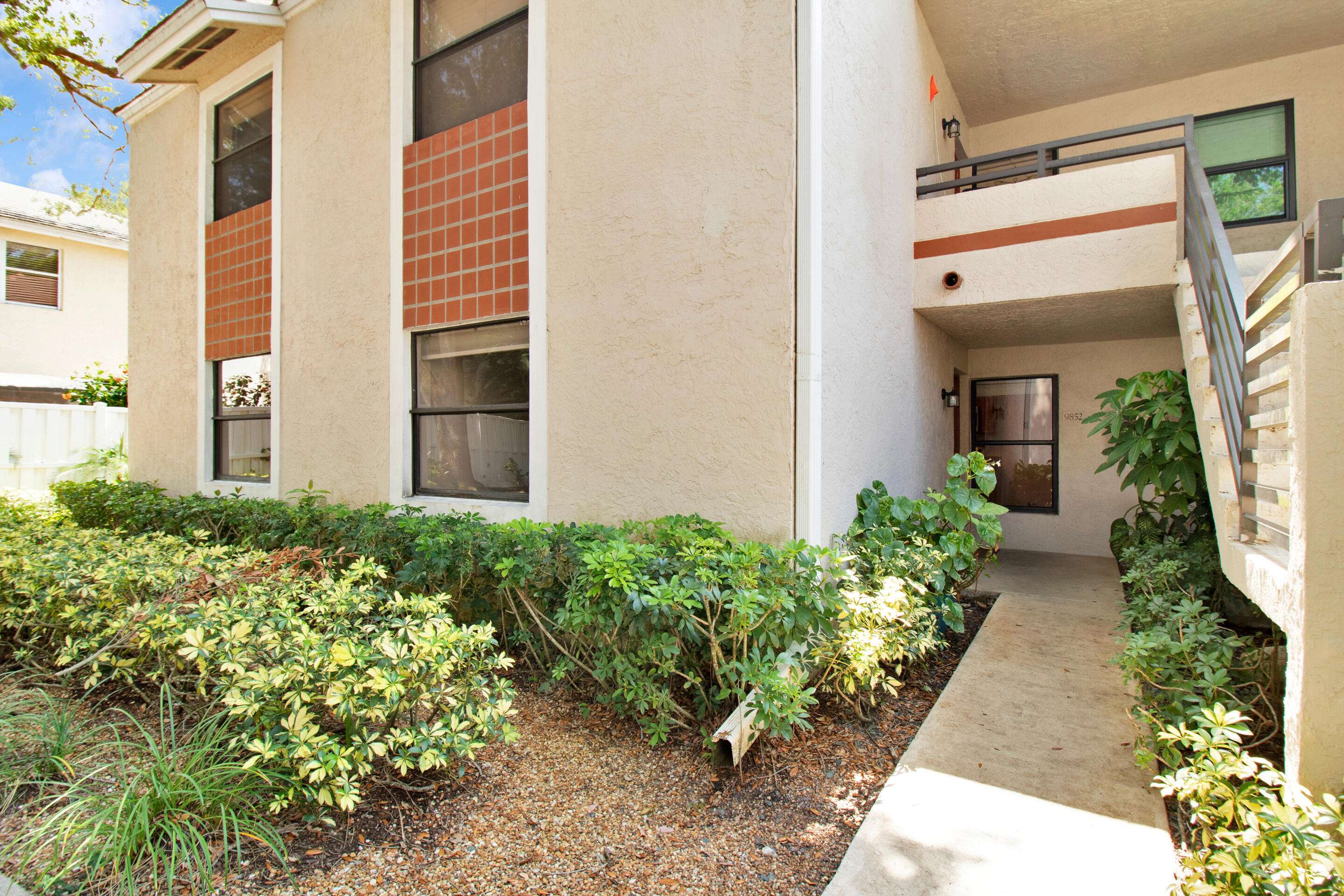 Plantation, FL 33324,9852 NW 3rd ST