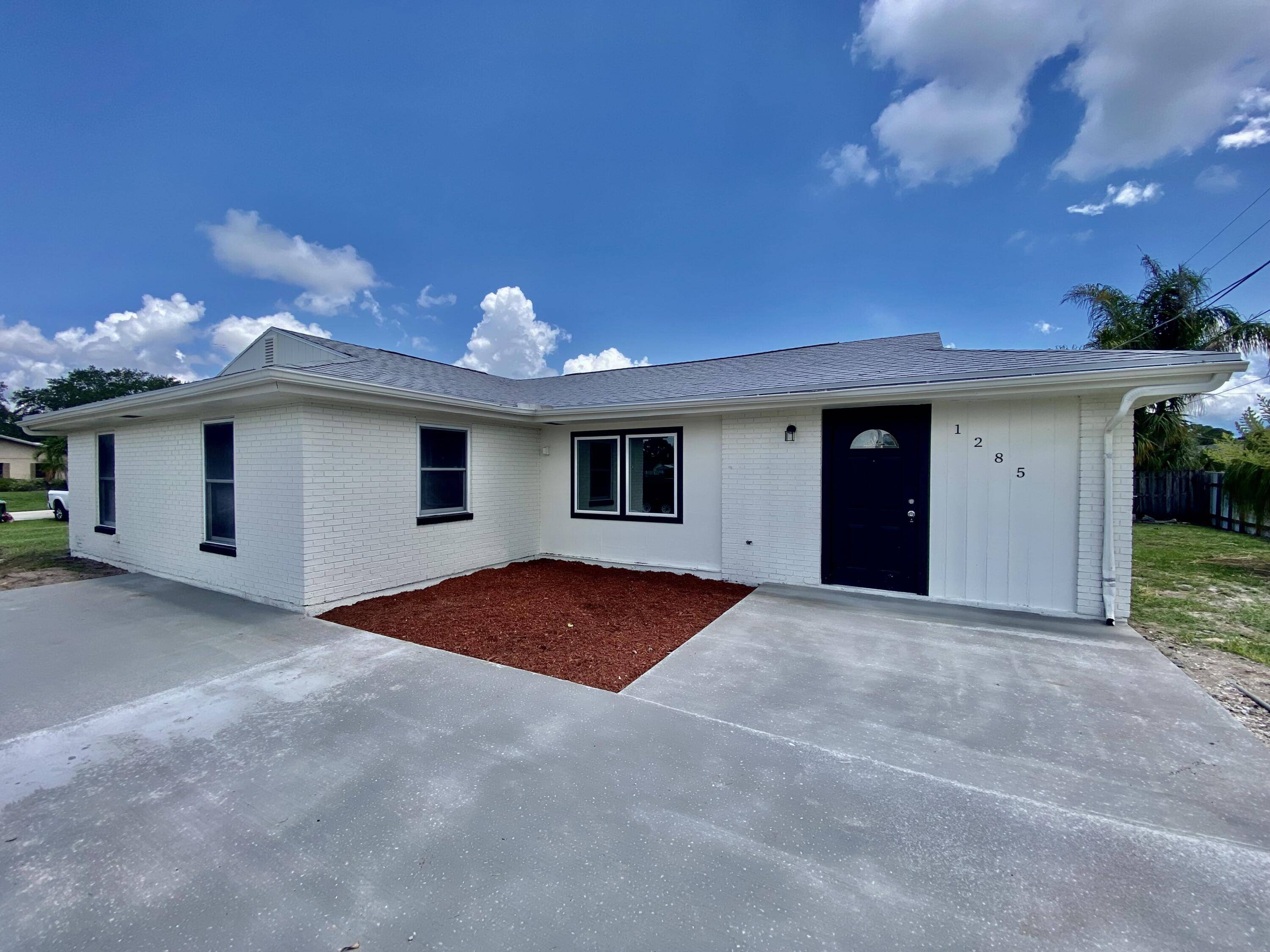 Port Saint Lucie, FL 34952,1285 SE Port St Lucie BLVD