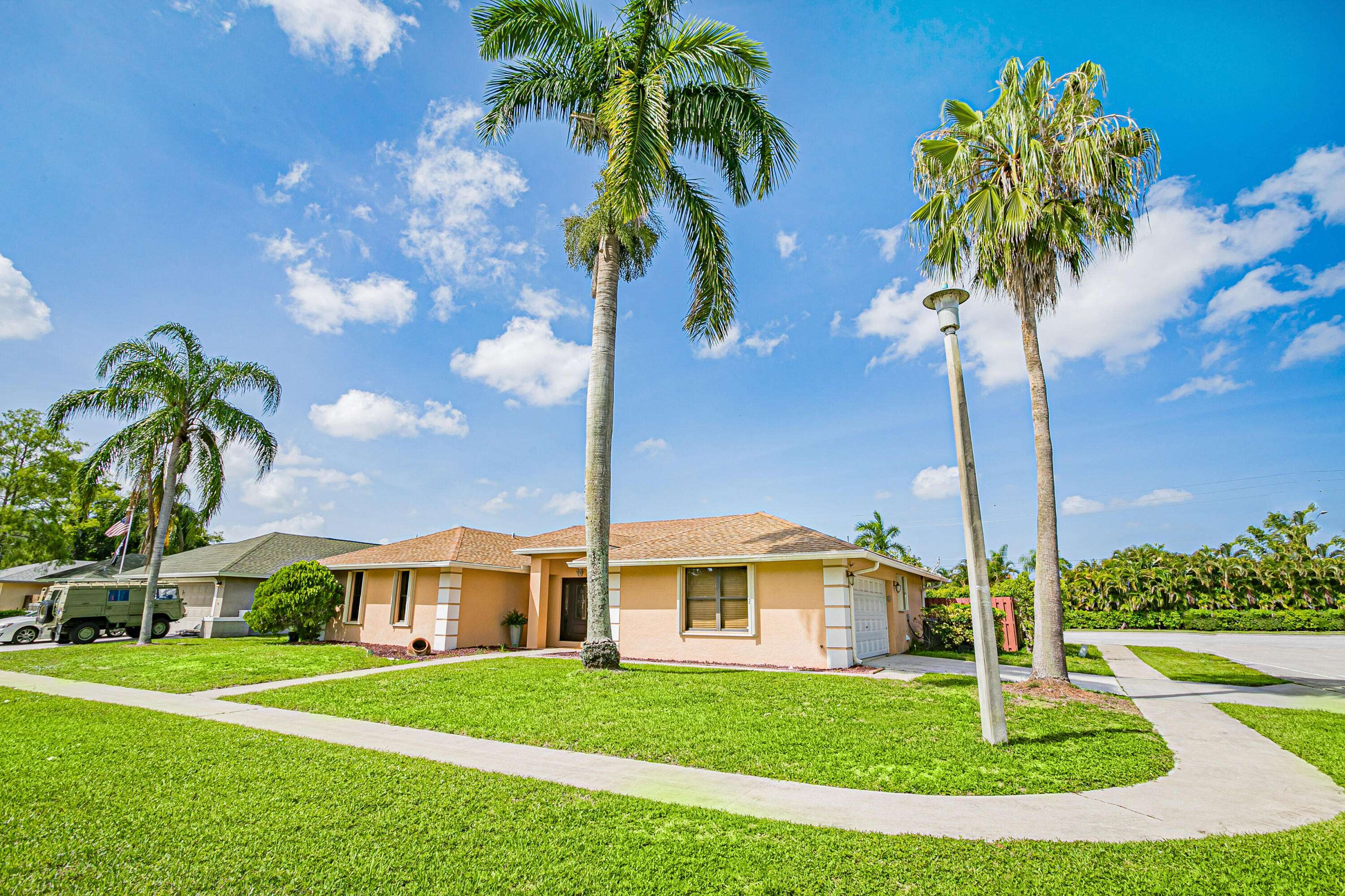 Wellington, FL 33414,1914 Wisteria ST