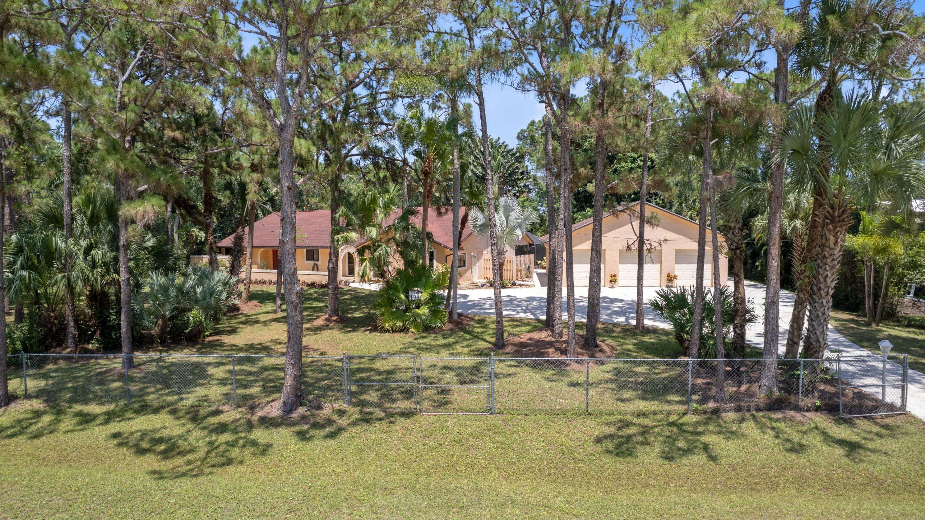 Palm Beach Gardens, FL 33418,16143 N 78th DR