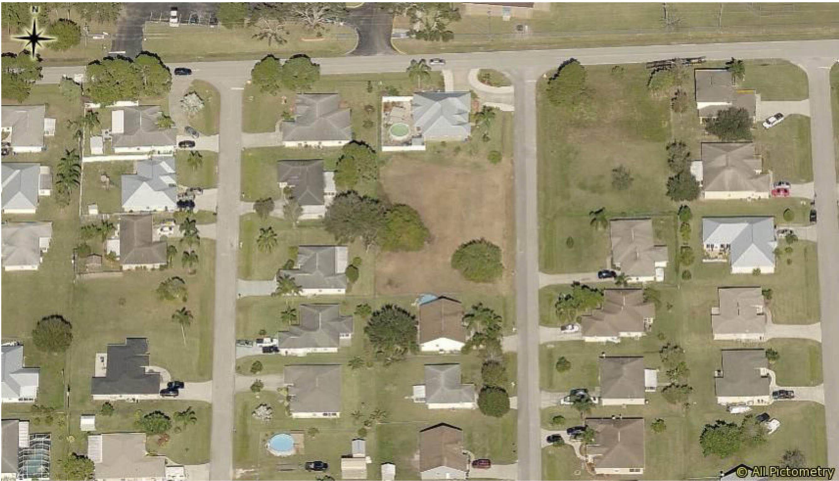 Okeechobee, FL 34974,843 SE 38th AVE