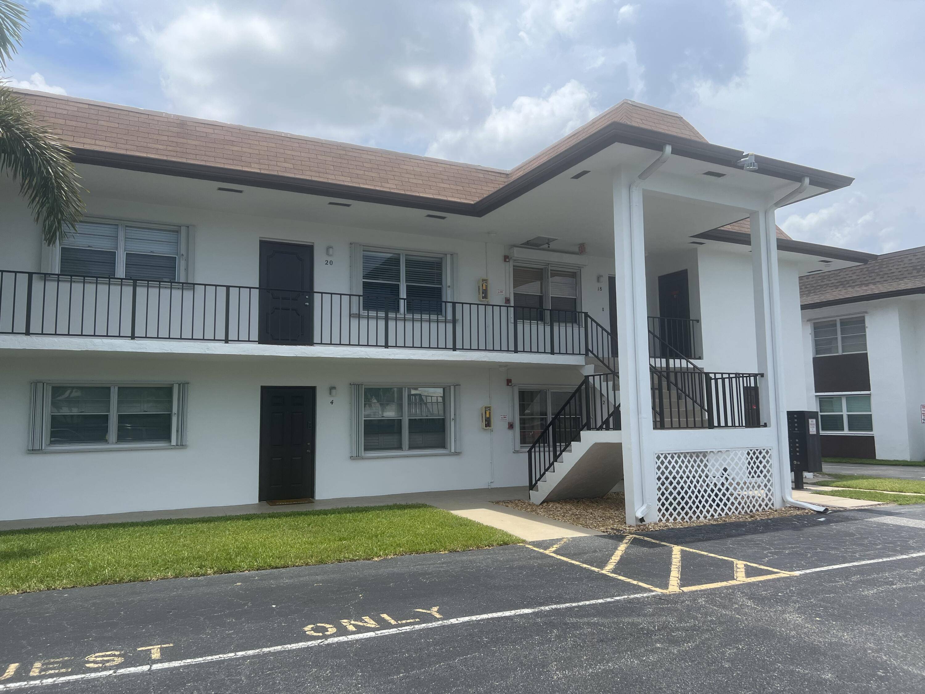 Palm Beach Gardens, FL 33410,3075 E Gardens East DR 2