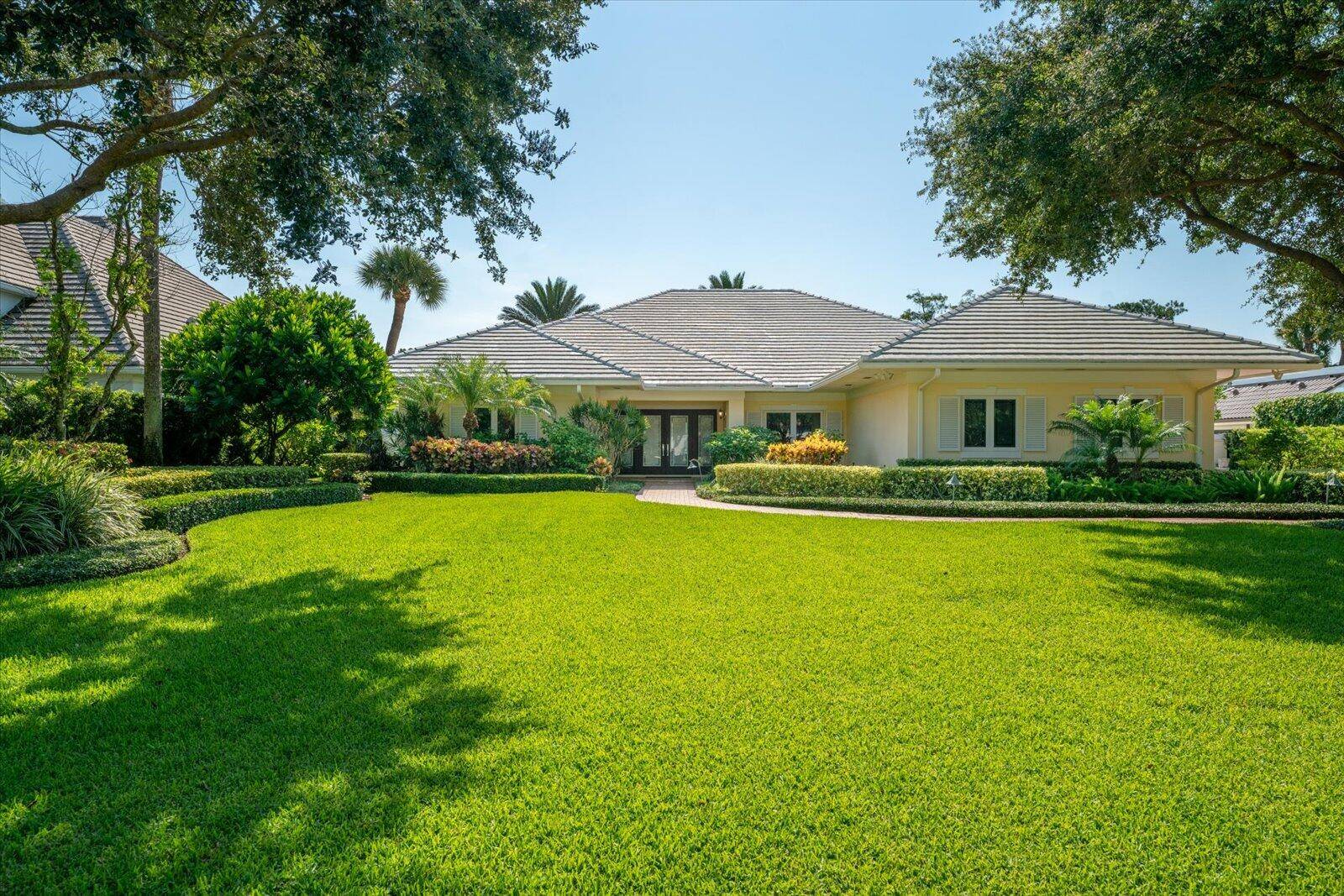 West Palm Beach, FL 33411,1656 Breakers West BLVD