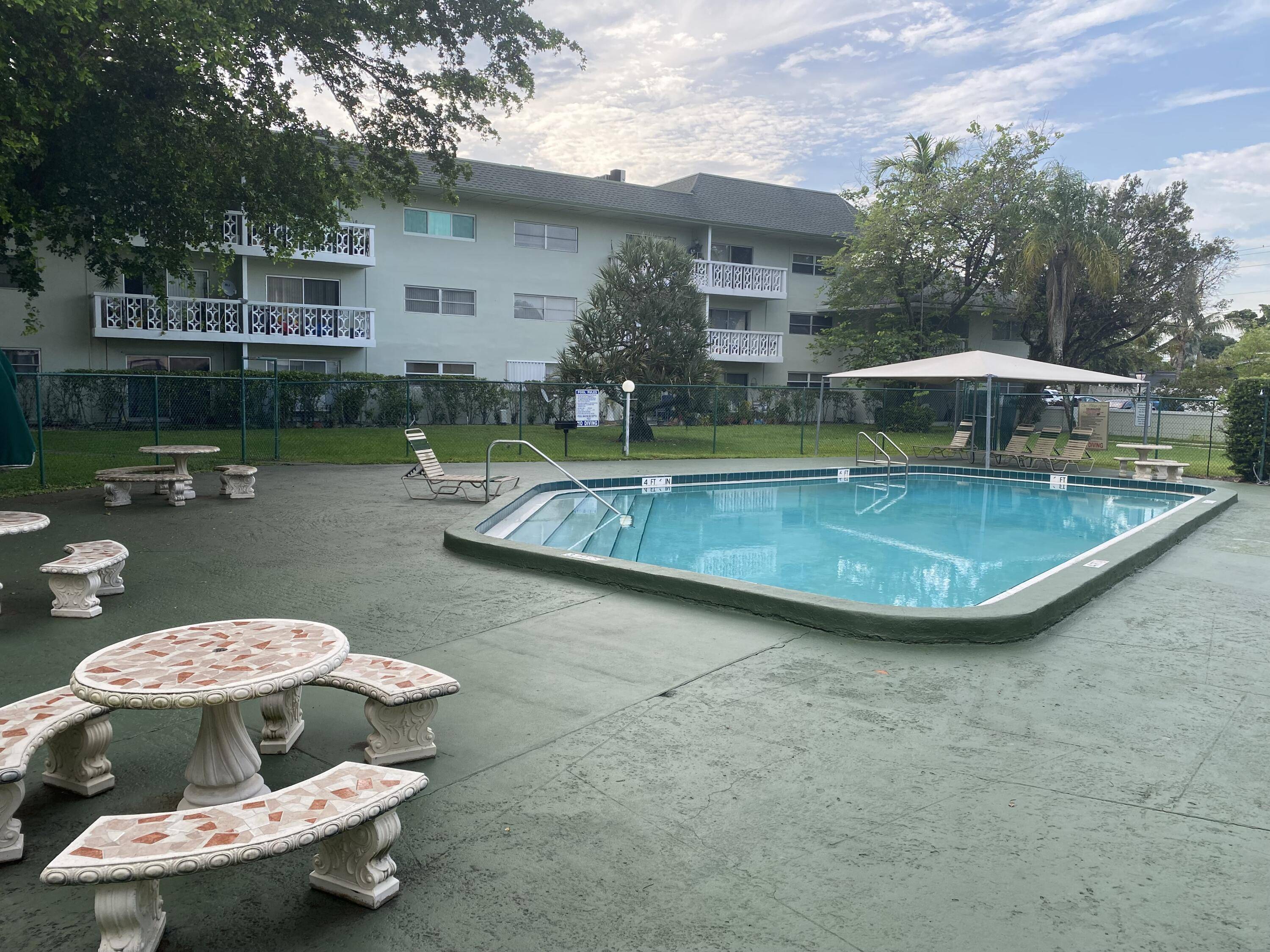 Plantation, FL 33317,4200 NW 3rd CT 241