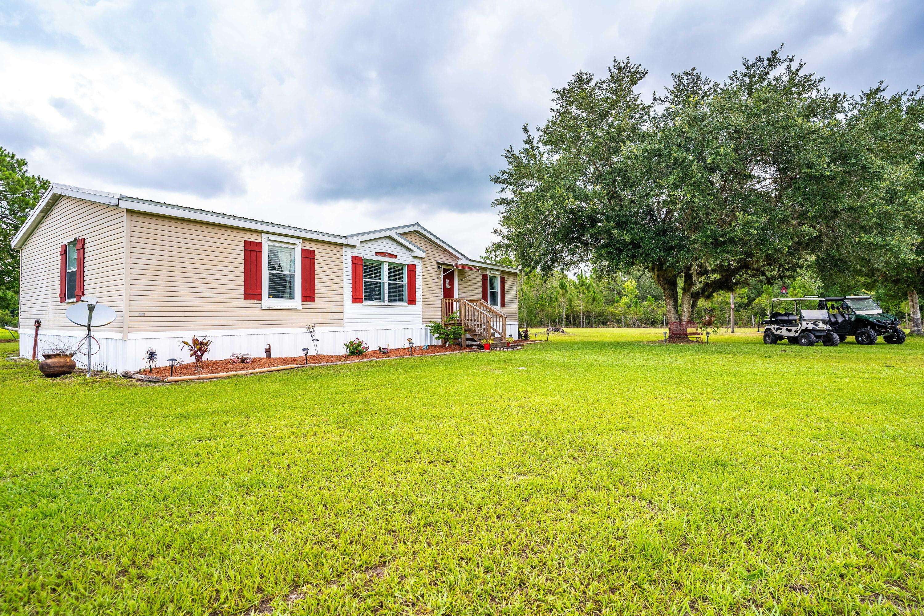 Okeechobee, FL 34972,225 NE 363rd CT