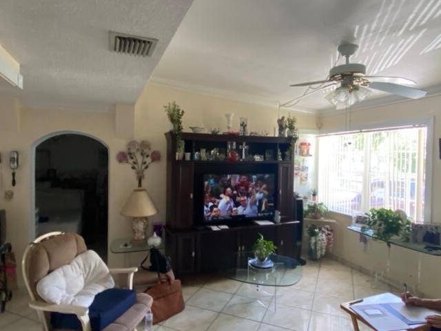 Lantana, FL 33462,570 Wilkinson RD