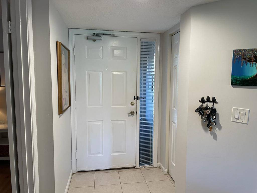 Boca Raton, FL 33486,5631 Coach House CIR B