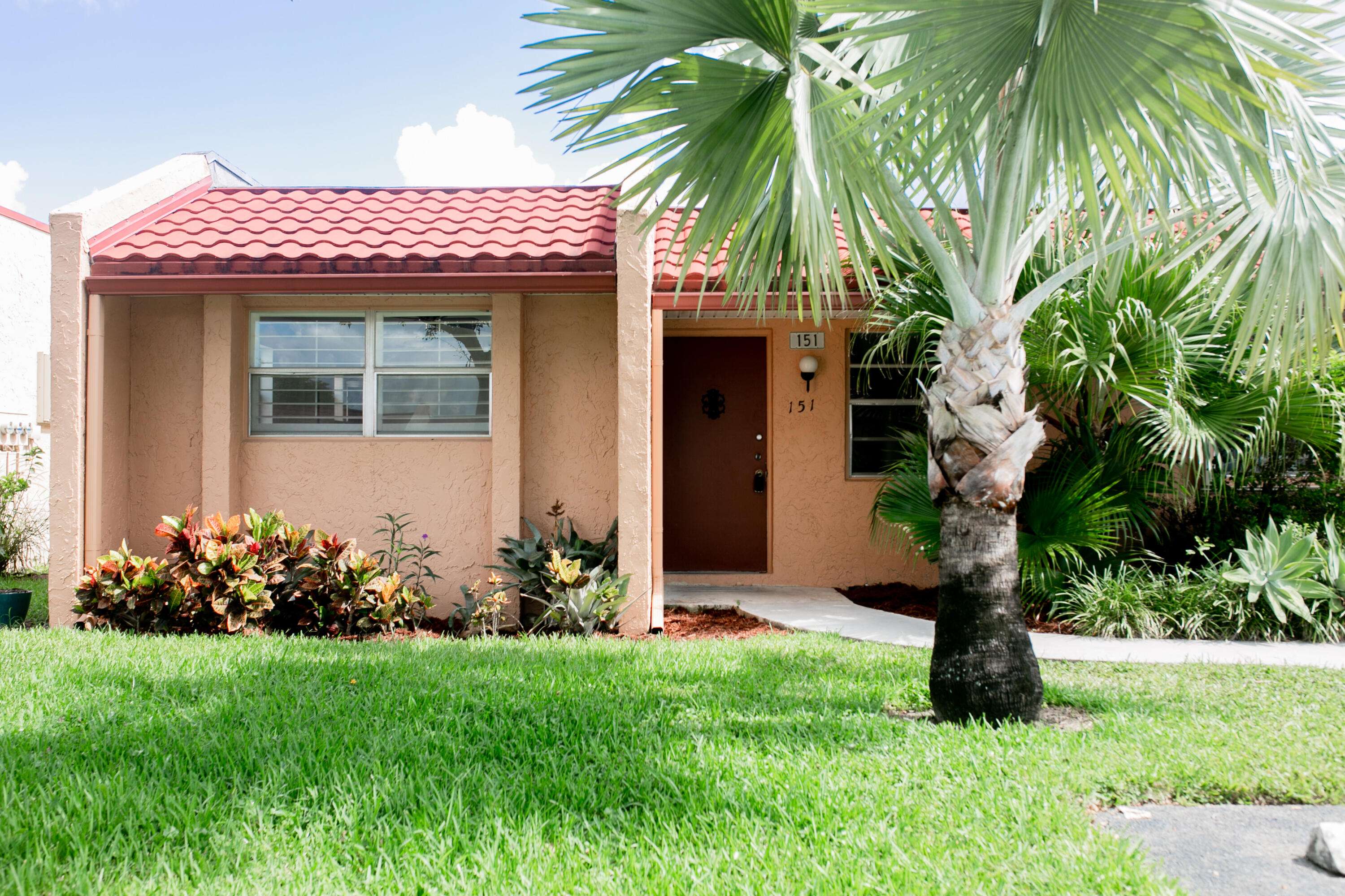 West Palm Beach, FL 33411,151 Lake Barbara DR