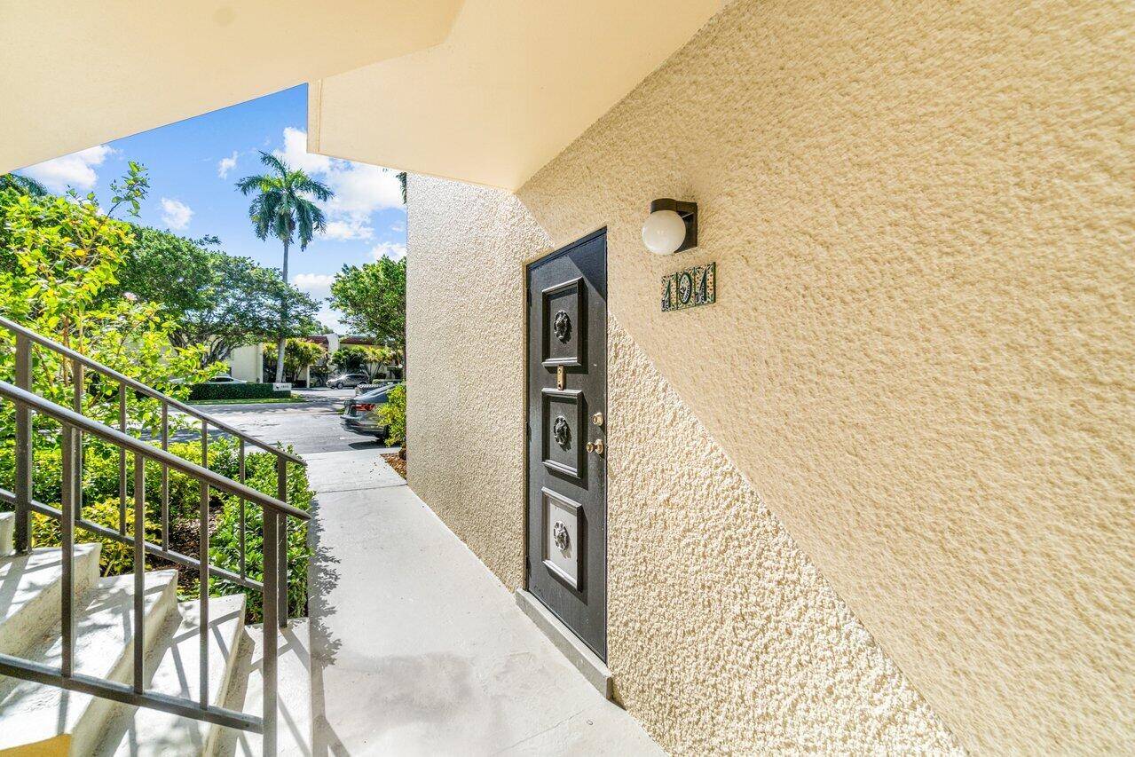 West Palm Beach, FL 33401,1801 Presidential WAY D101