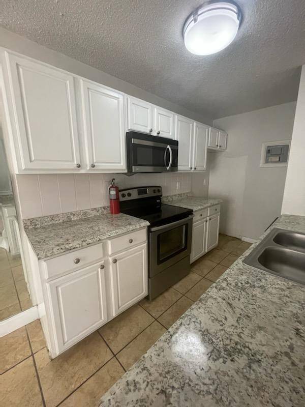 Mangonia Park, FL 33407,719 W Tiffany DR 3