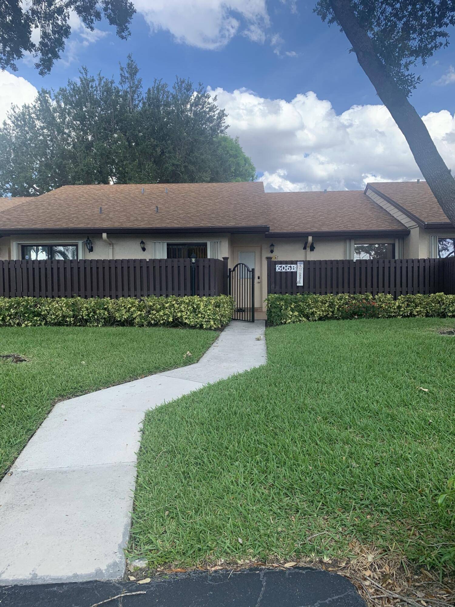 Greenacres, FL 33415,606 Sea Pine WAY B