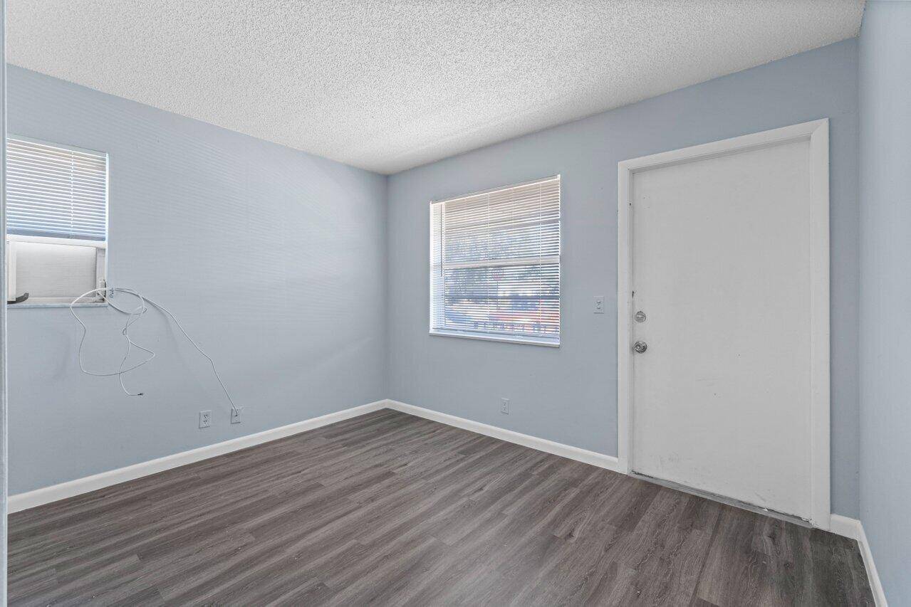 Lake Worth Beach, FL 33460,927 S G ST 1