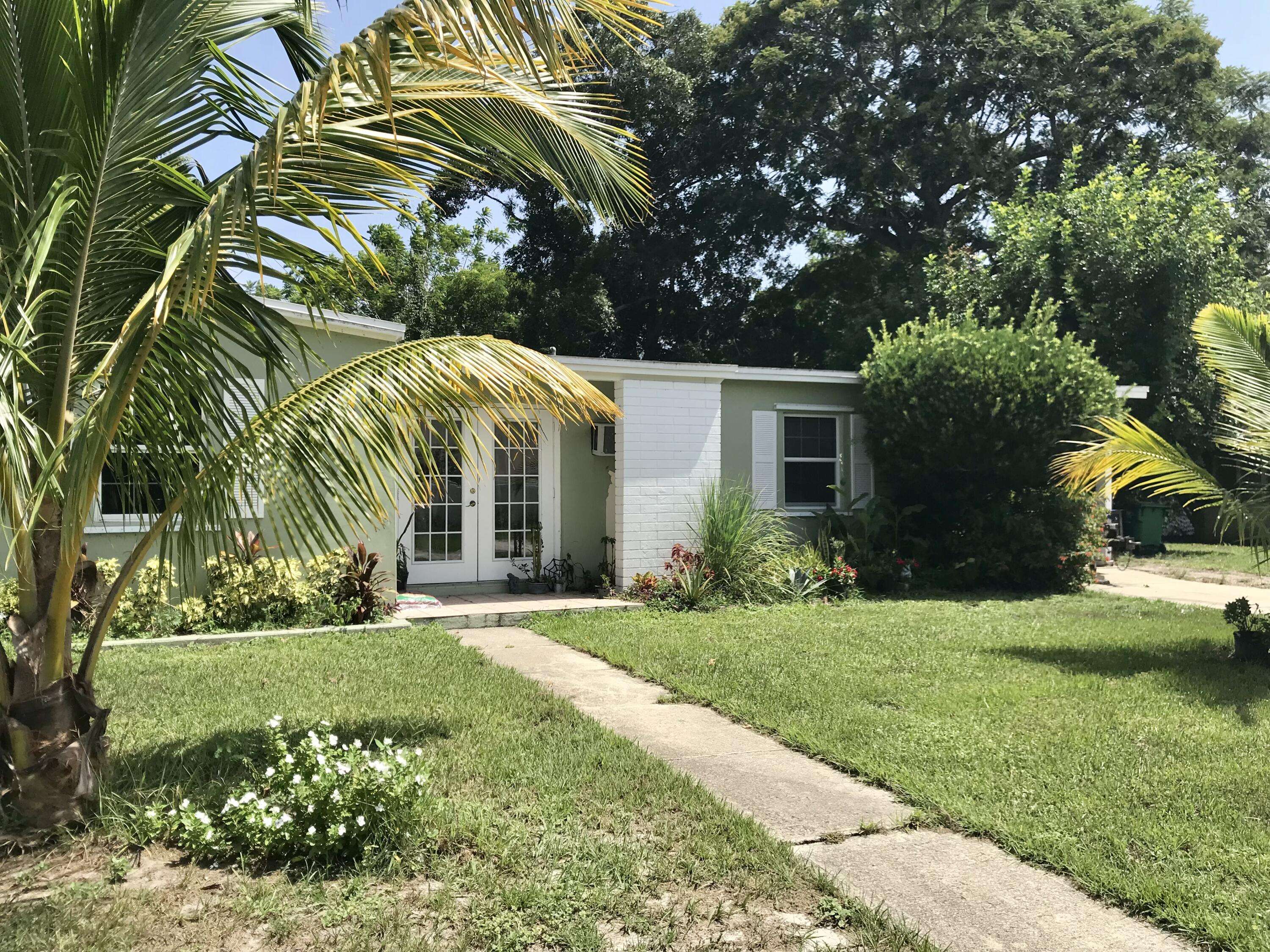 Port Saint Lucie, FL 34983,180 SE Celestia CT