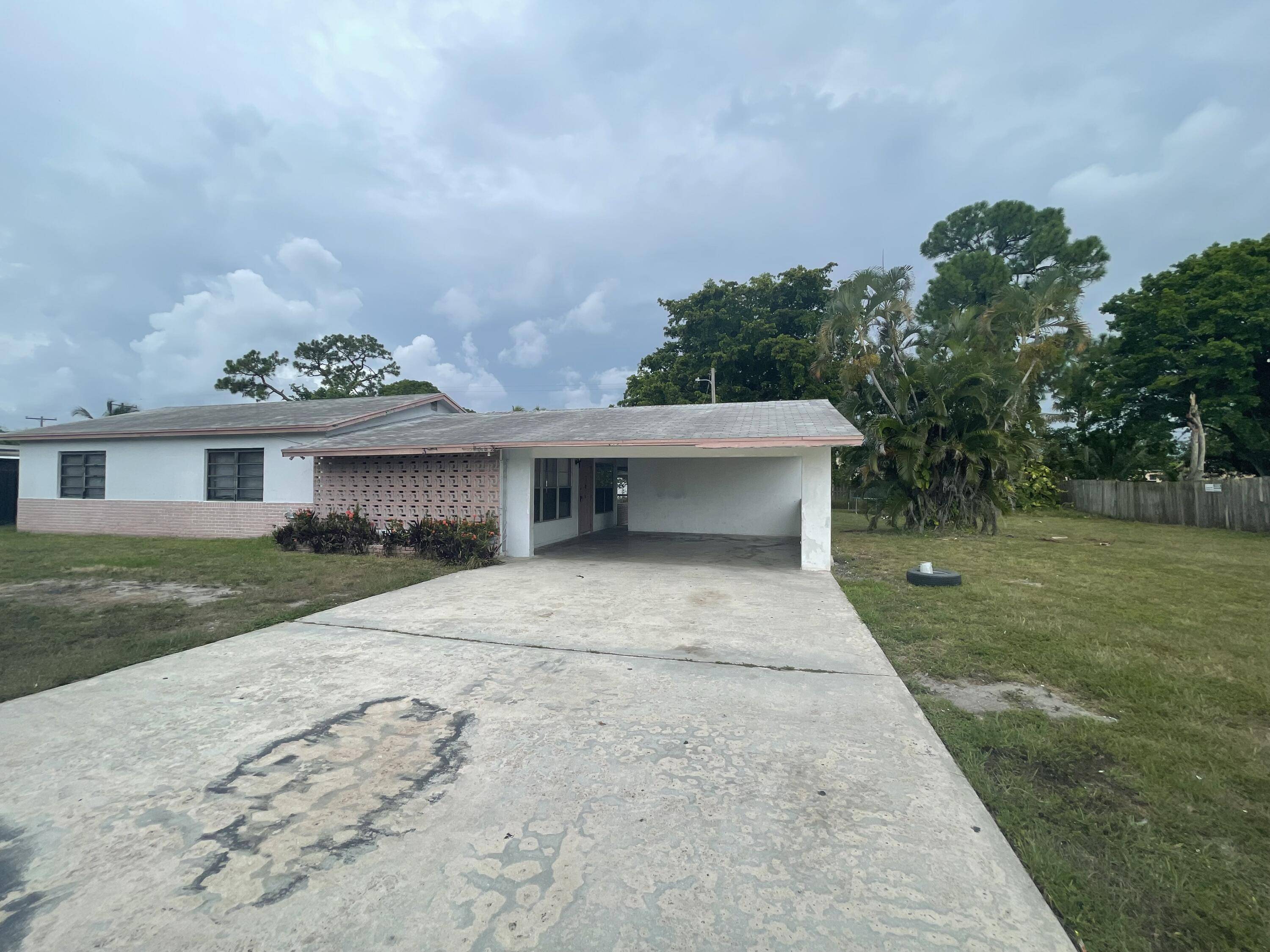 Greenacres, FL 33463,307 Broward AVE