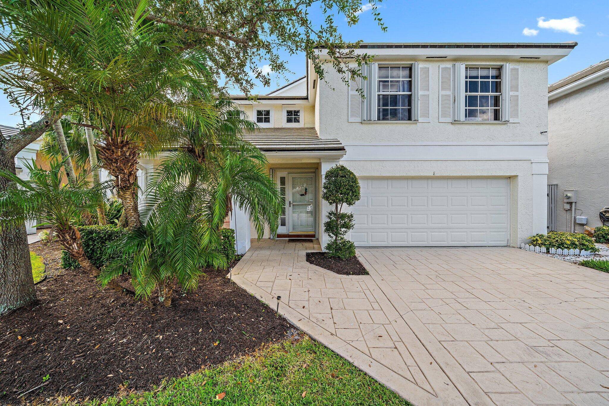 Palm Beach Gardens, FL 33418,8 Governors CT