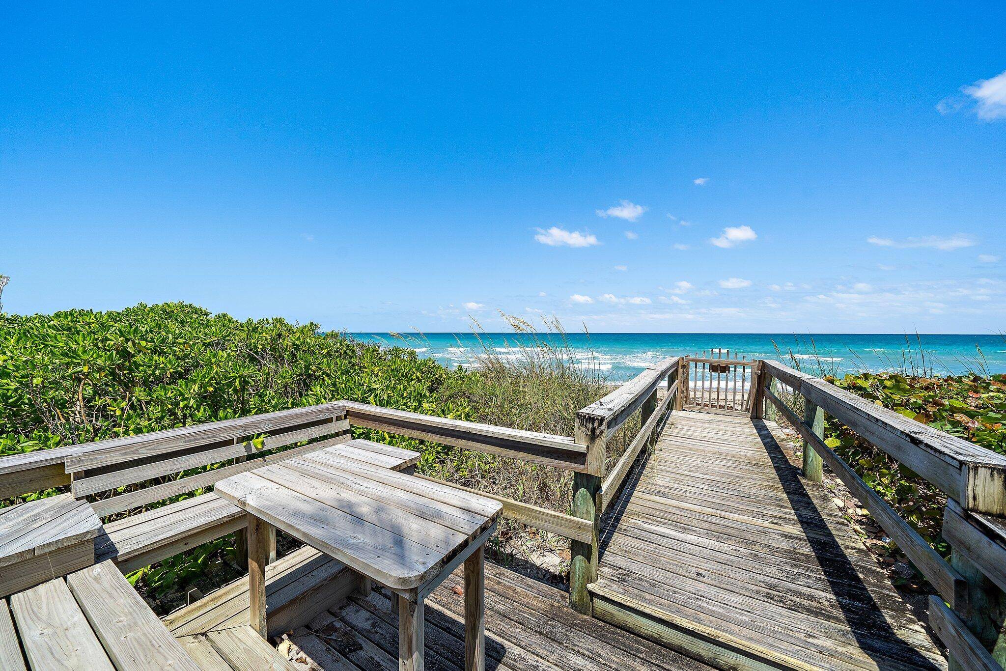 Jensen Beach, FL 34957,101 Island Dunes CV