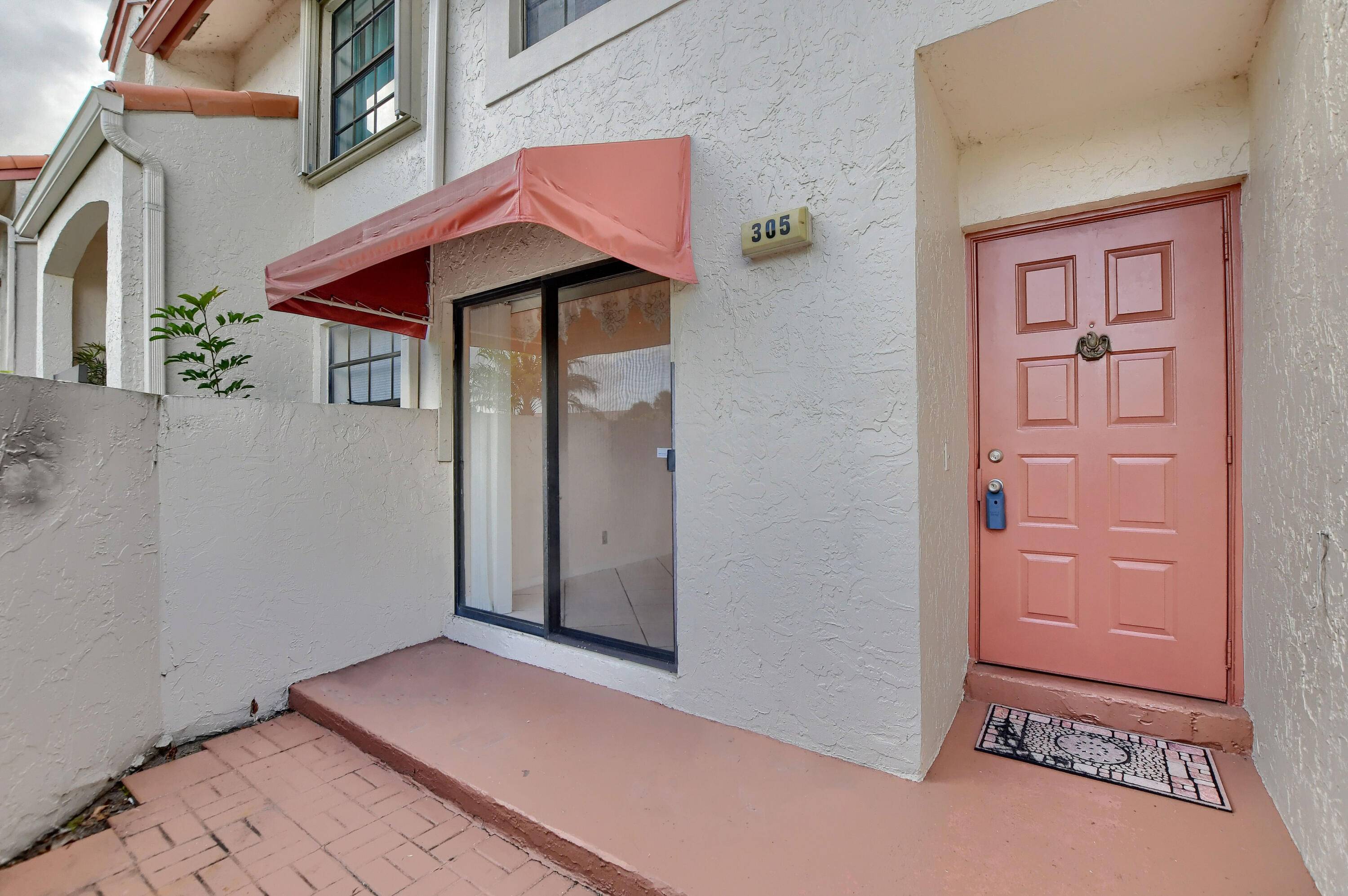 Deerfield Beach, FL 33442,305 Liberty CT