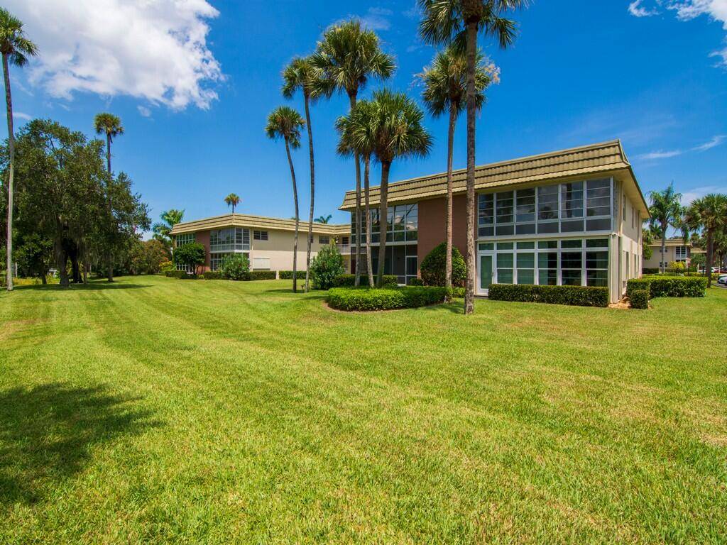 Vero Beach, FL 32962,1 Vista Gardens TRL 103