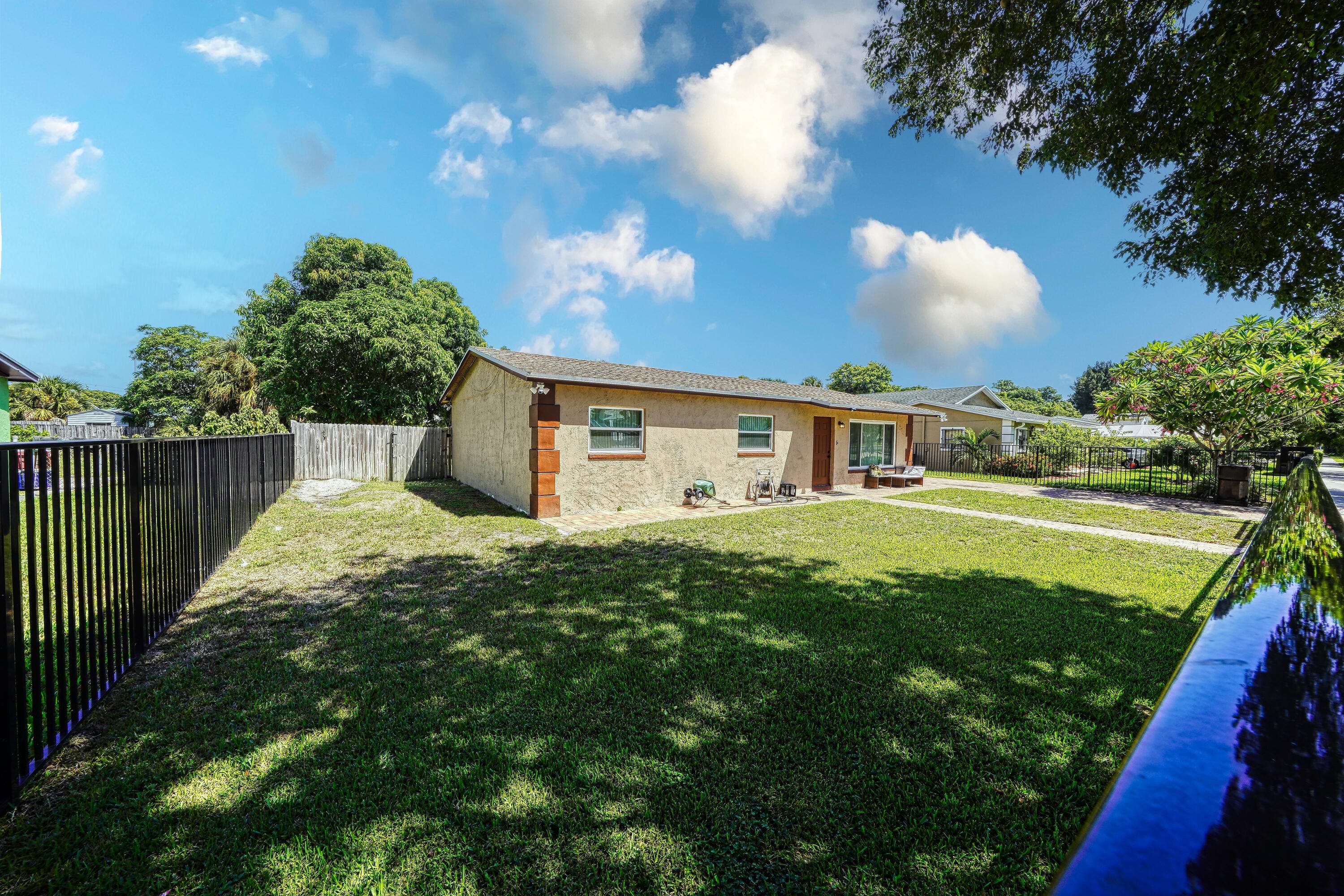 West Palm Beach, FL 33401,1373 Palm Beach Lakes BLVD