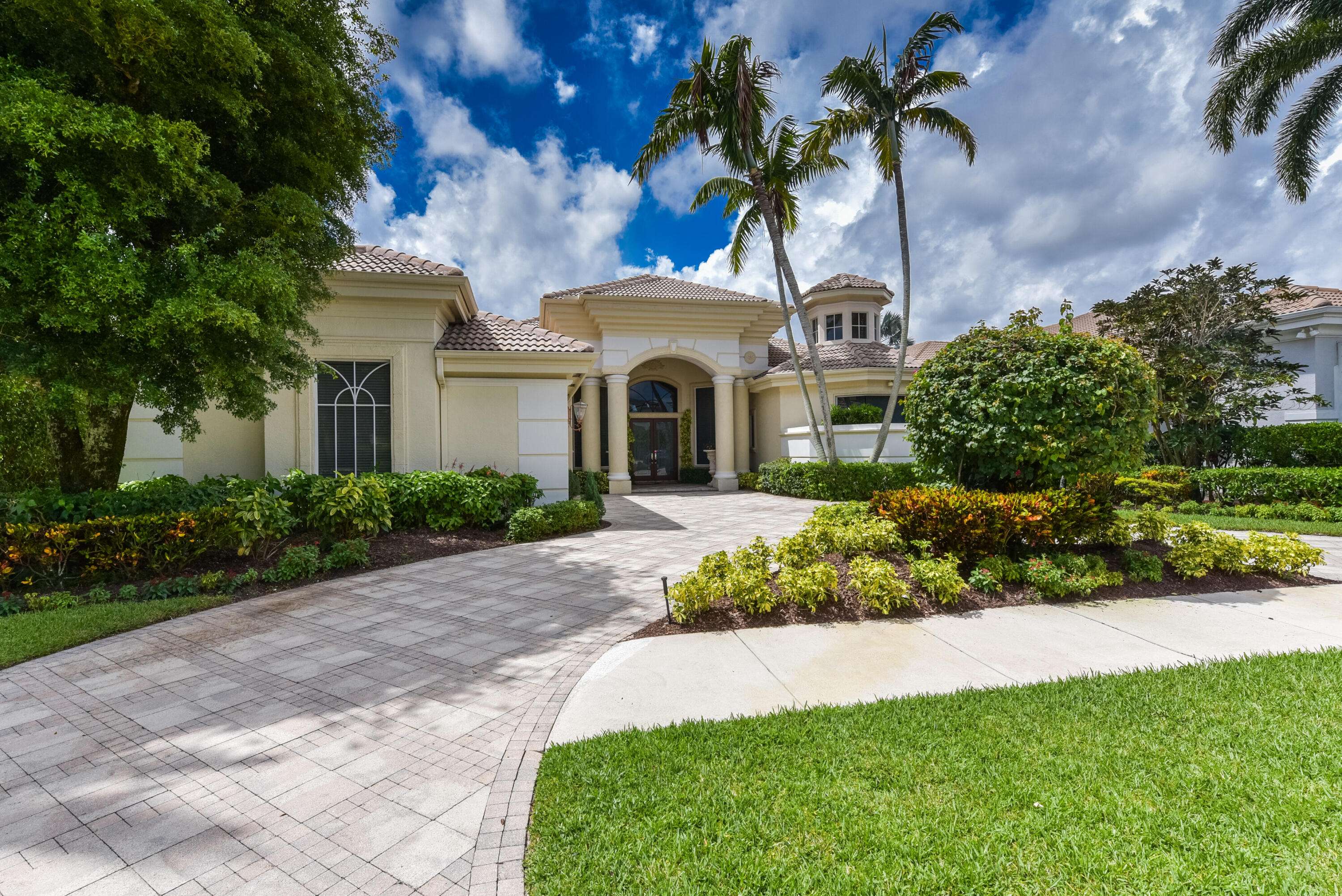 Palm Beach Gardens, FL 33418,103 Saint Martin DR