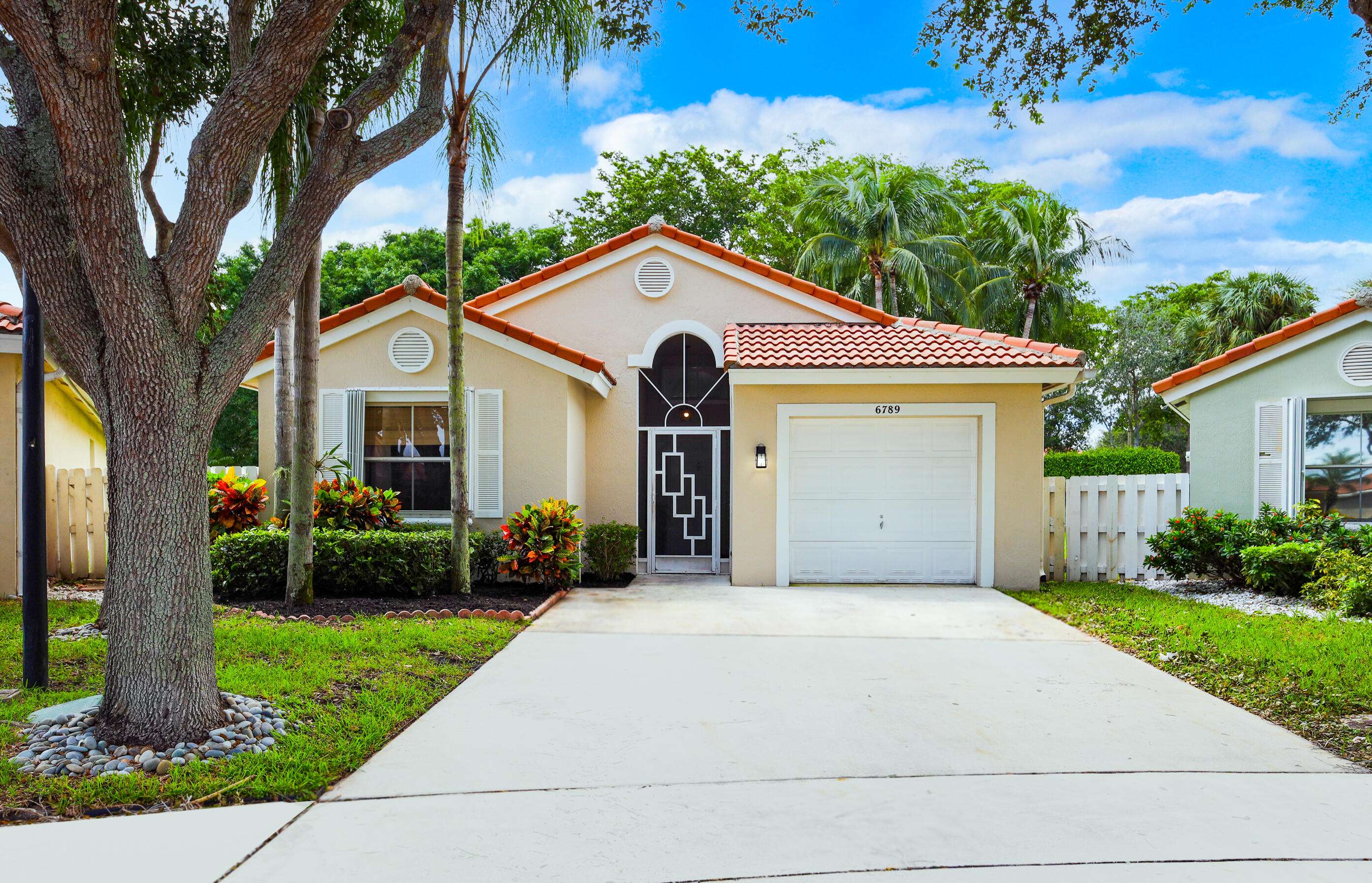 Lake Worth, FL 33463,6789 Green Island CIR