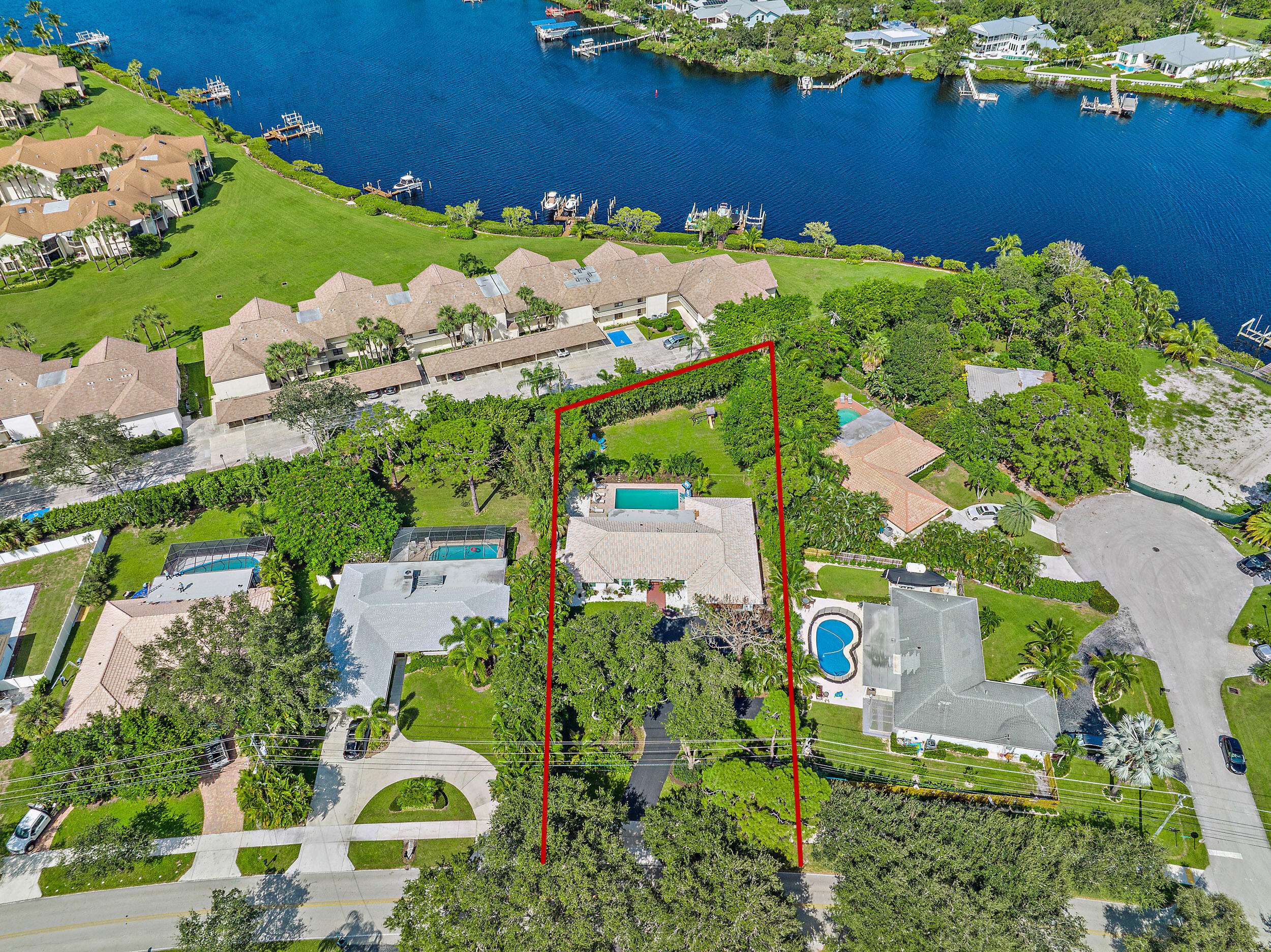 Tequesta, FL 33469,266 Country Club DR