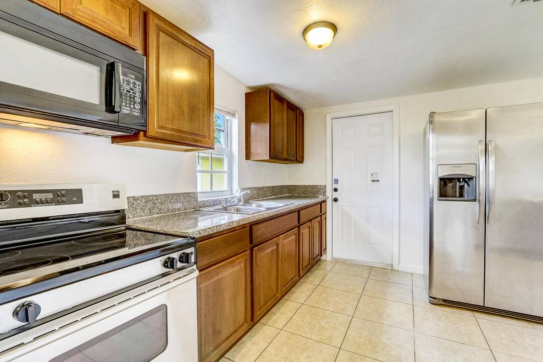 Dania Beach, FL 33004,601 SW 1st ST