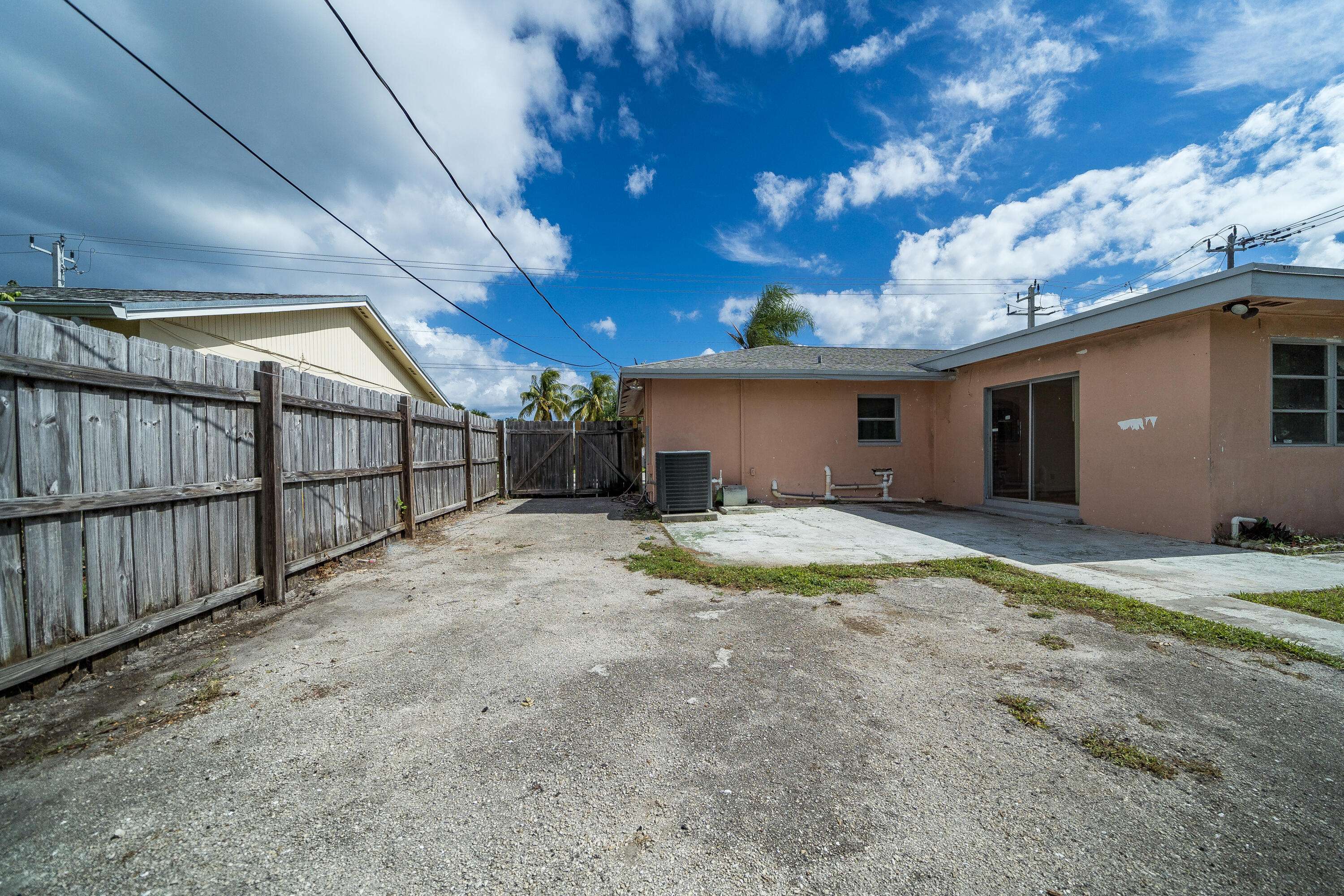 Lantana, FL 33462,617 S 12th ST