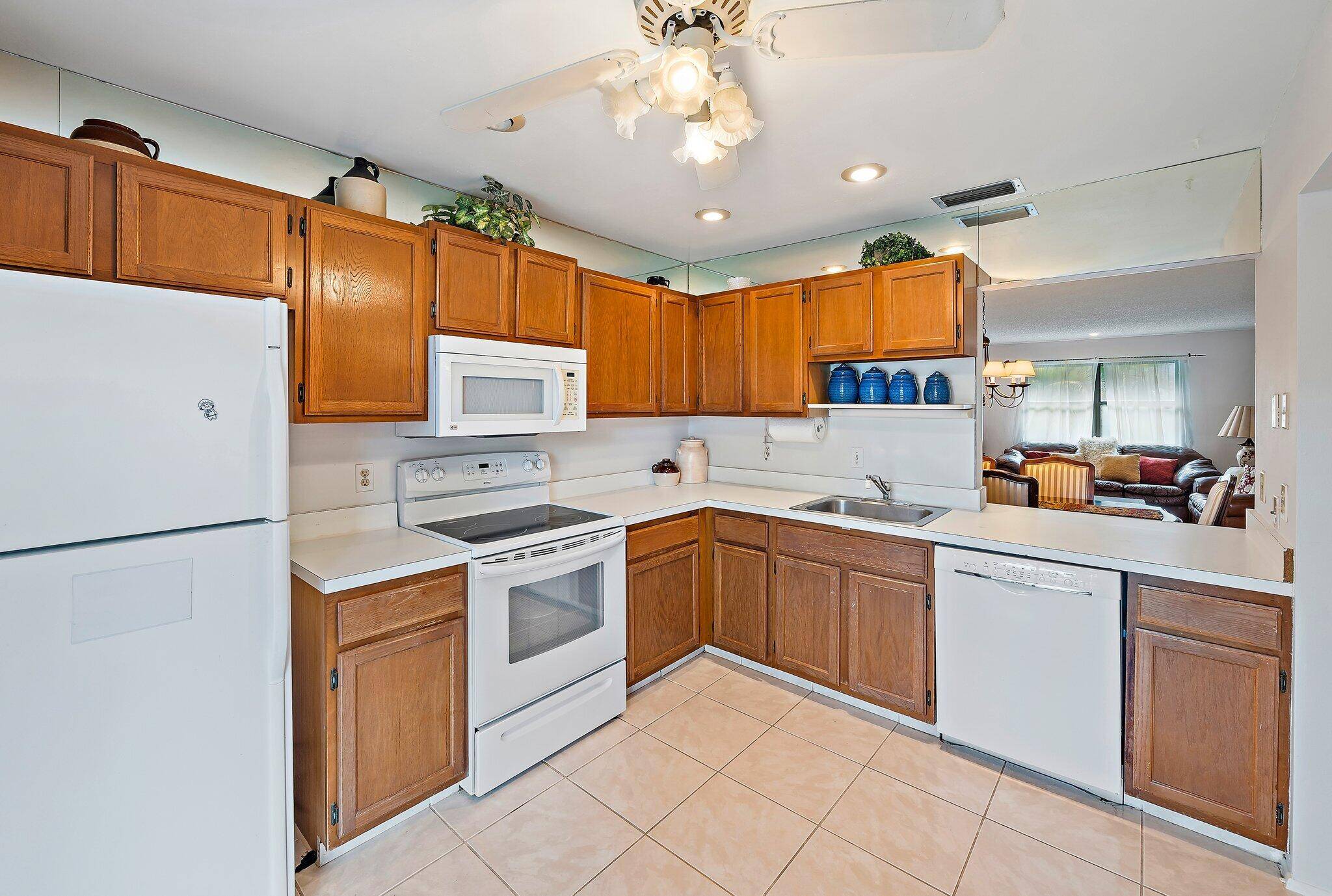 Royal Palm Beach, FL 33411,254 Deerfield CT