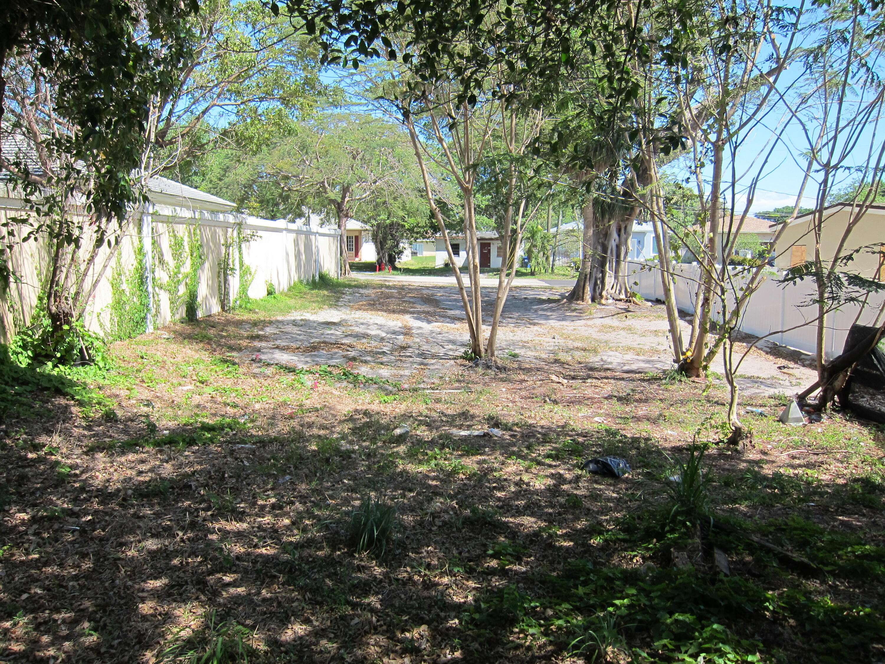 Pompano Beach, FL 33069,165 NW 17th AVE