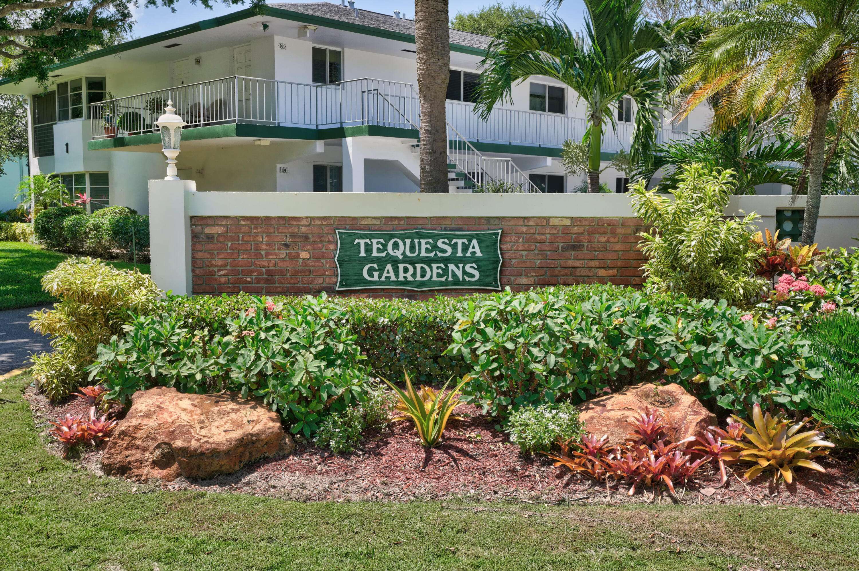 Tequesta, FL 33469,10 Garden ST 205s