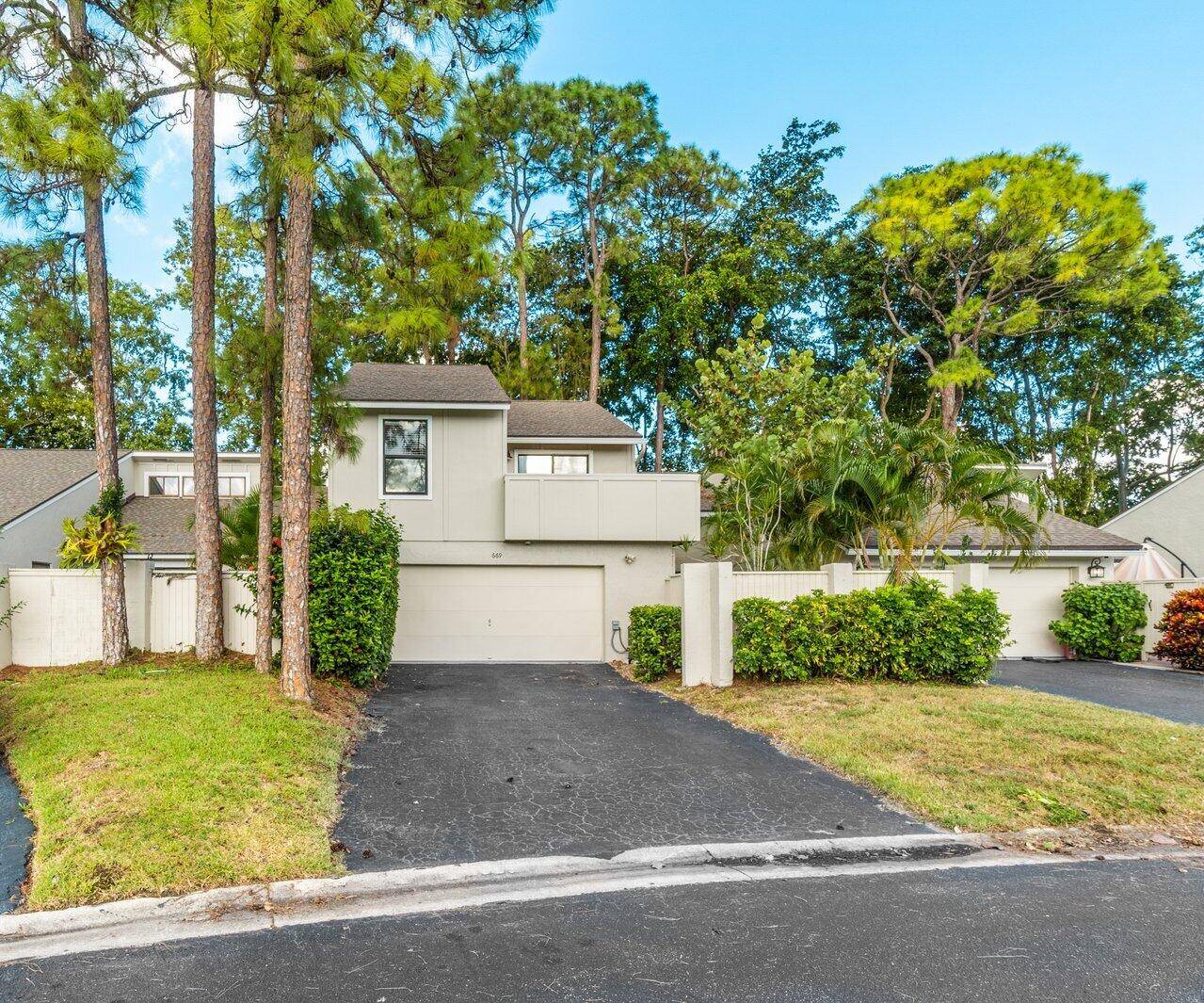 Wellington, FL 33414,669 Spinnaker CT