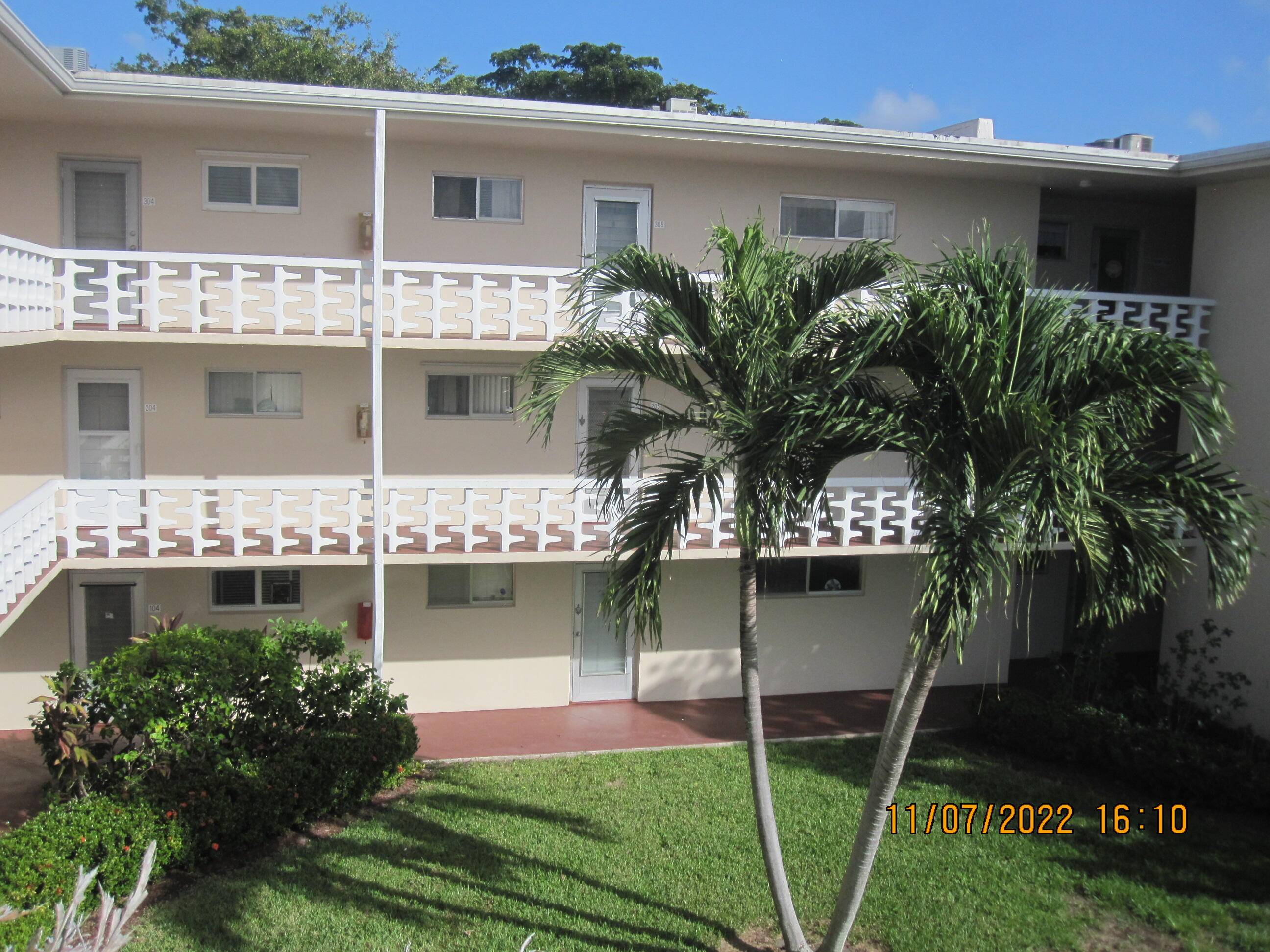 Lake Worth, FL 33461,2721 N Garden DR 305