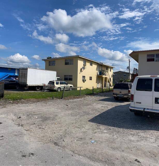 Belle Glade, FL 33430,693 SW 5th ST 1