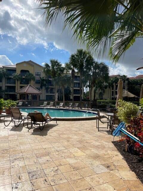 Juno Beach, FL 33408,100 Uno Lago DR 303