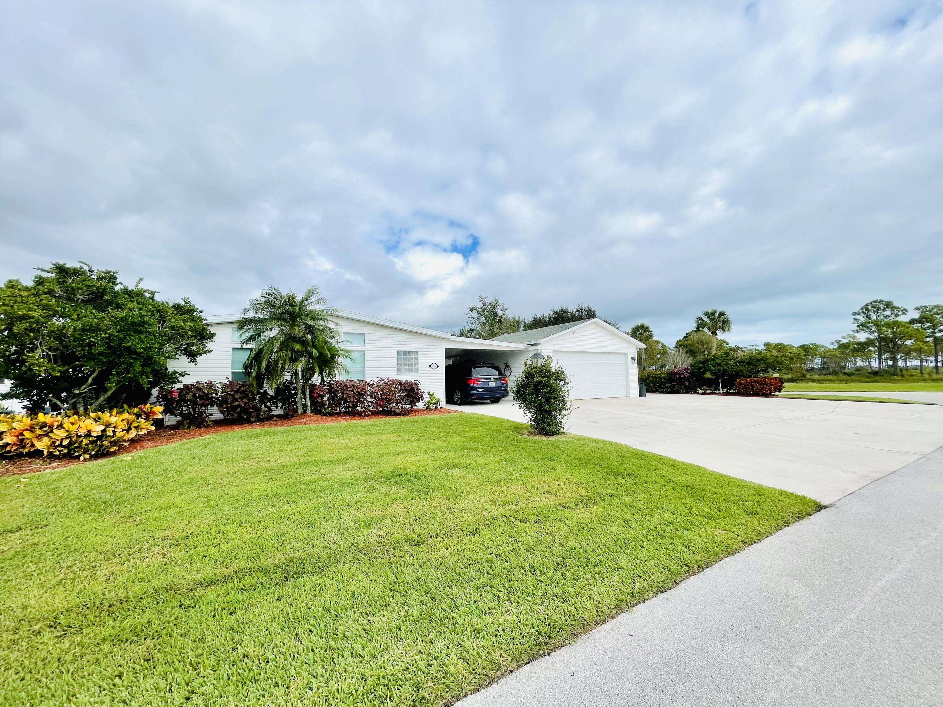 Port Saint Lucie, FL 34952,3700 Sandlace CT